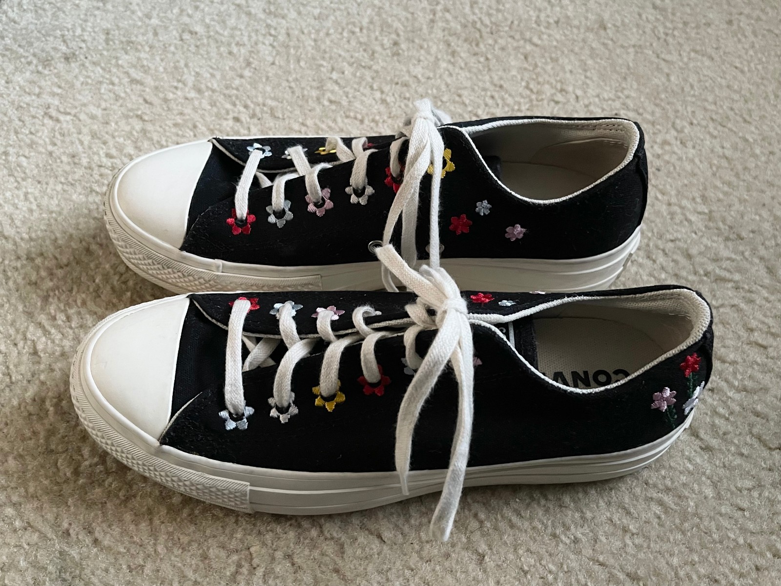 Converse Chuck Taylor AS Floral Embroidery Platform Shoes A02566F Women’s Size 8