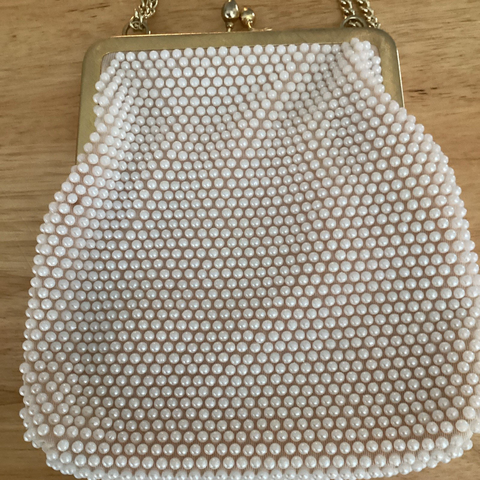 White Beaded Rectangle Evening Shoulder Bag w/ Kiss Lock & Gold Chain Strap