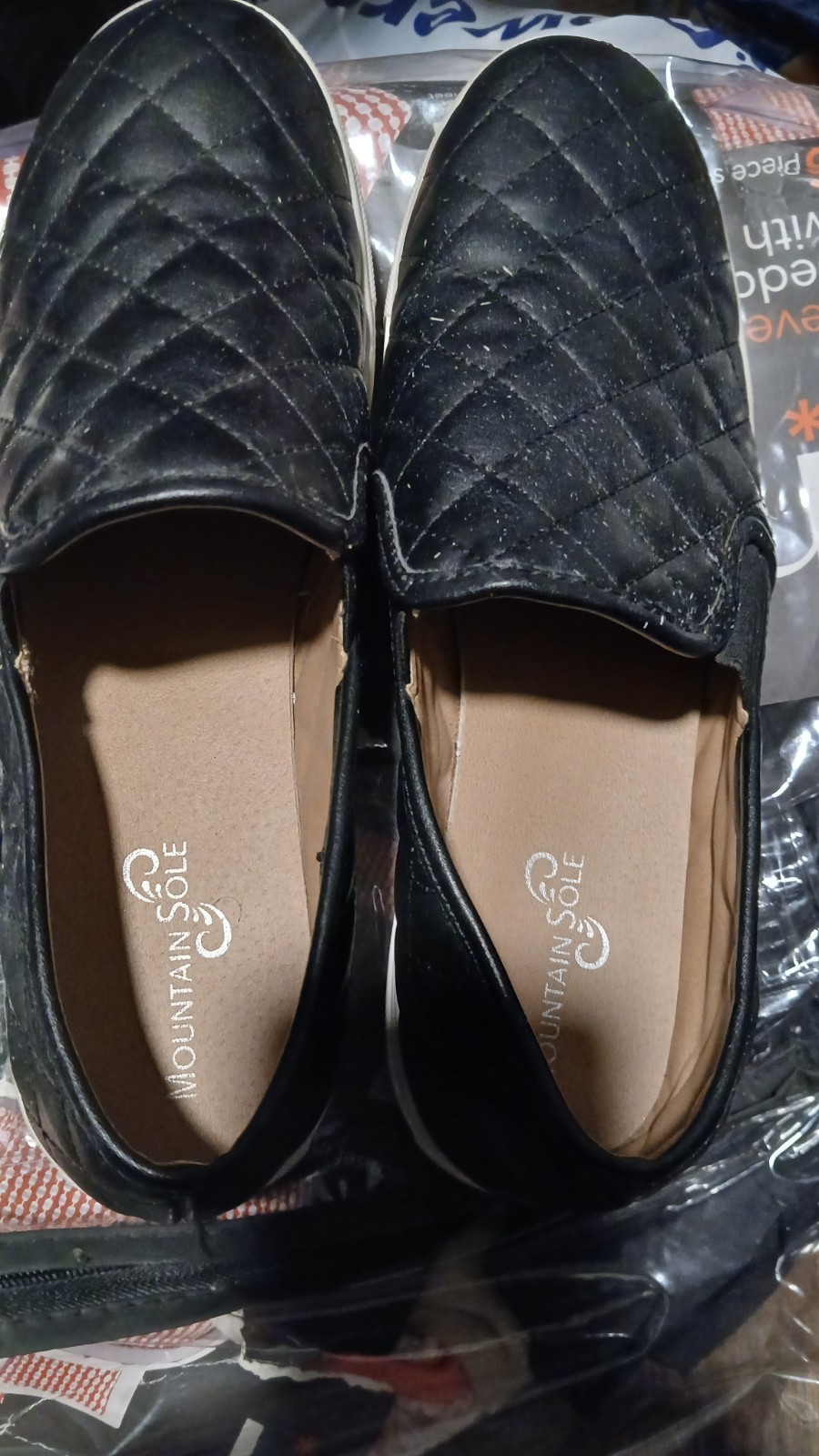 Mountain Sole Women’s Black Quilted Slip-On Flat Shoes Solid Pattern Round Toe