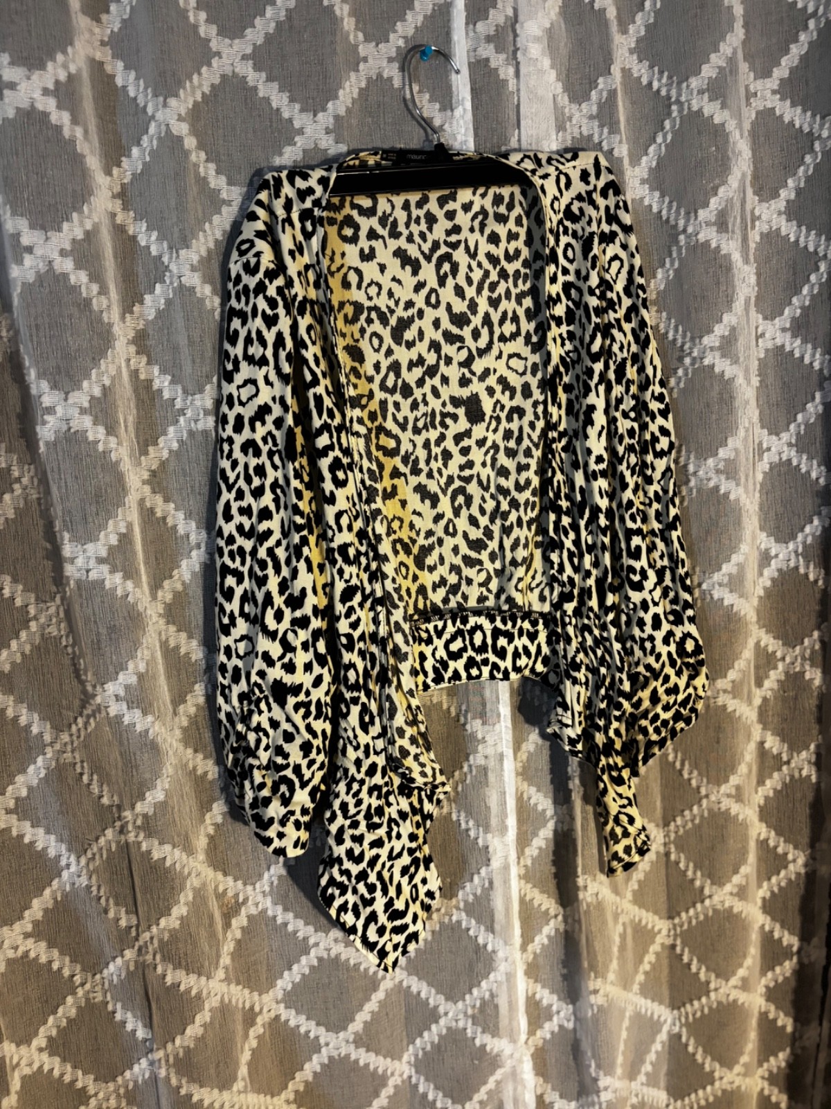 Womens Maurices Cheetah Print Open Pullover Long Sleeve Tie Front Top Size M.