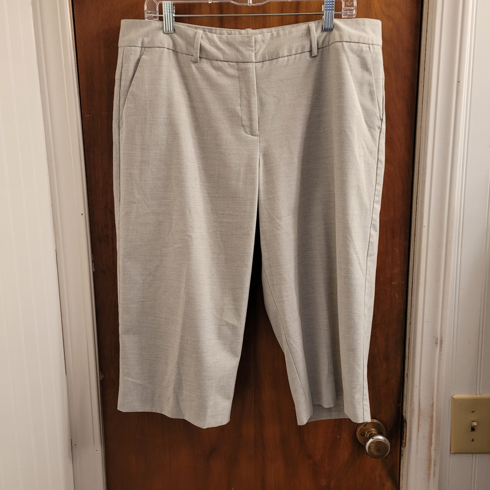 Worthing Petite Modern Fit Size 16P Gray Dress Capri Pants /Long Shorts 16P