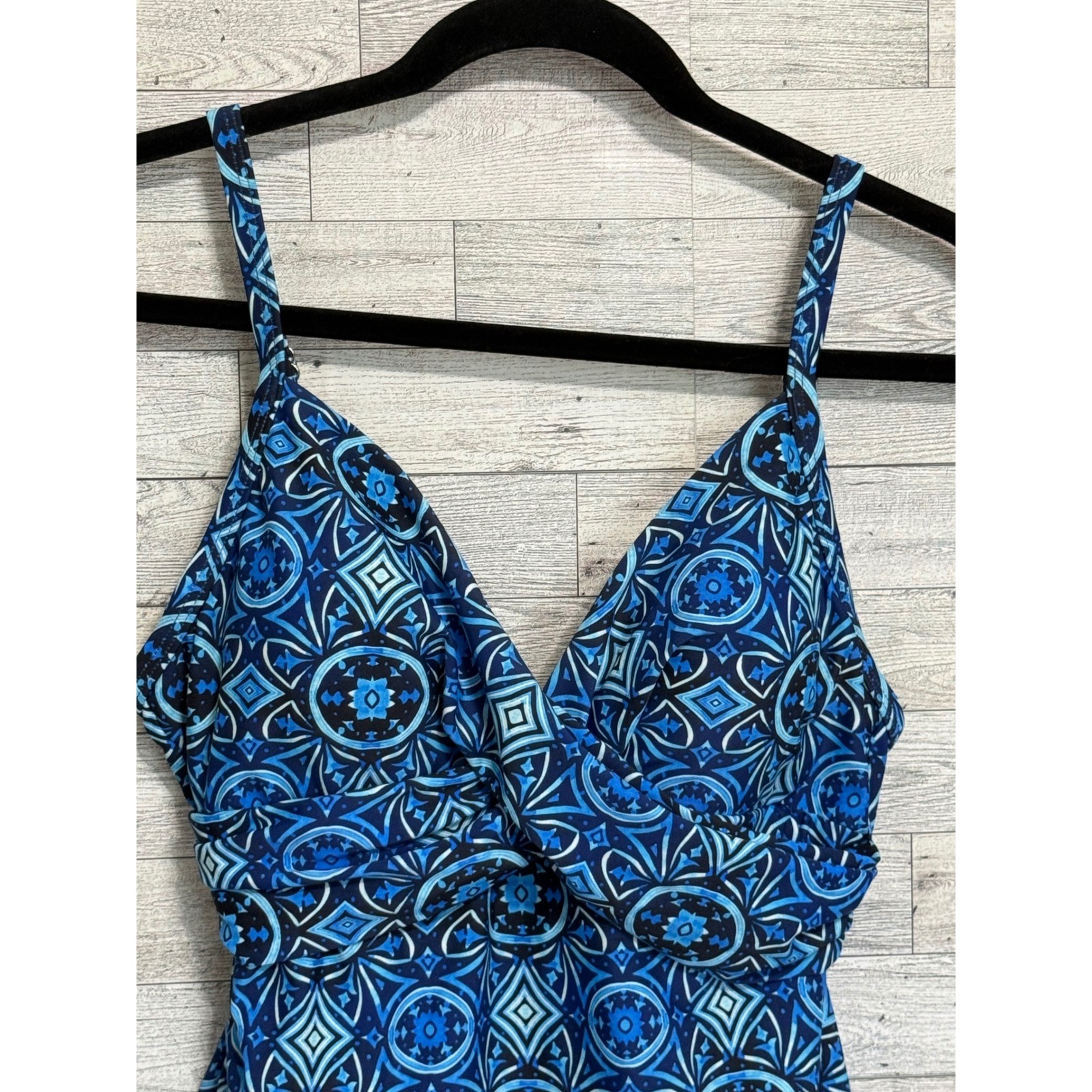 Jantzen Womens Blue Geometric Ruched One Piece Swimsuit Surplice V-Neck Large