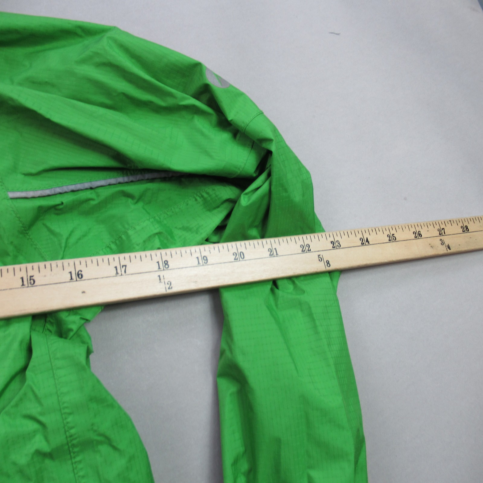 Marmot Men’s L/G Green Nylon Polyester Hooded Rain Jacket Windbreaker Shell Coat