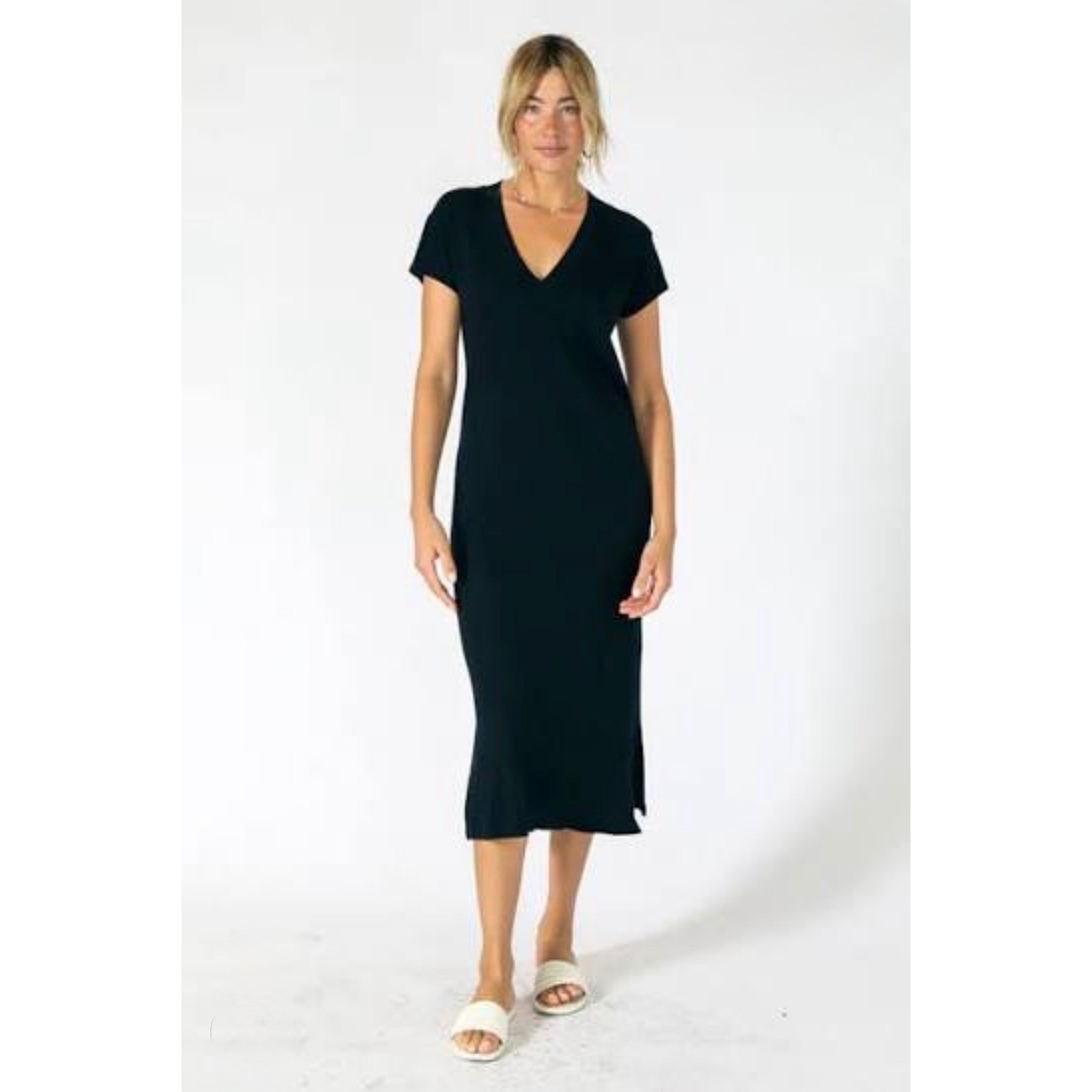 Perfectwhitetee Abbey V-Neck T-Shirt Midi Dress Black Size Small
