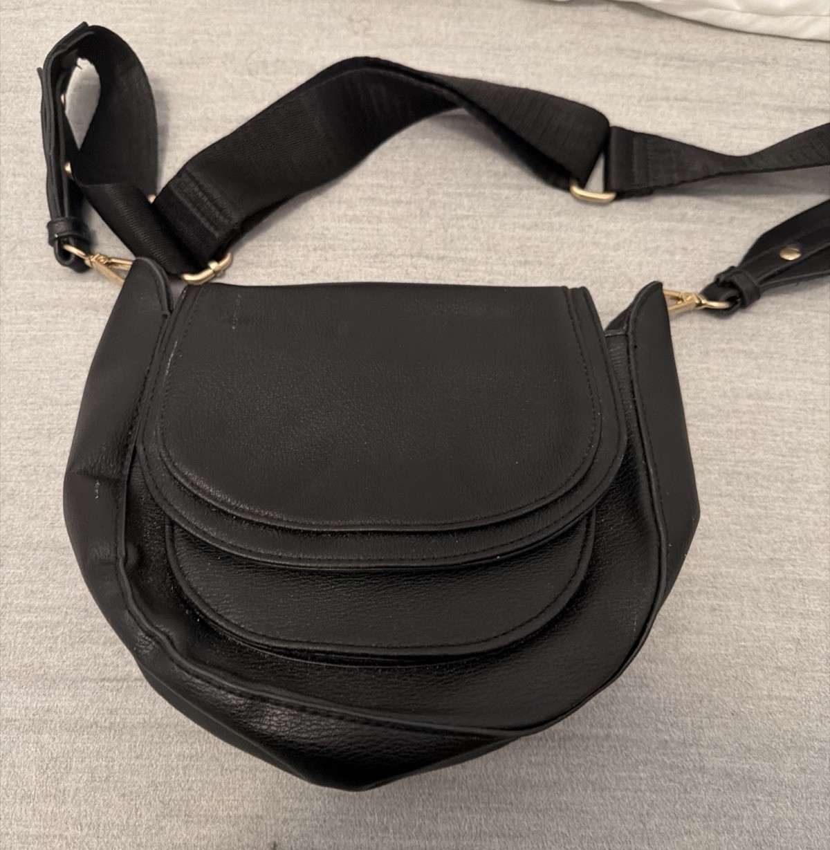 Black Pebbled Crescent Crossbody Bag Magnetic Flap Zip Closure Adjustable Strap