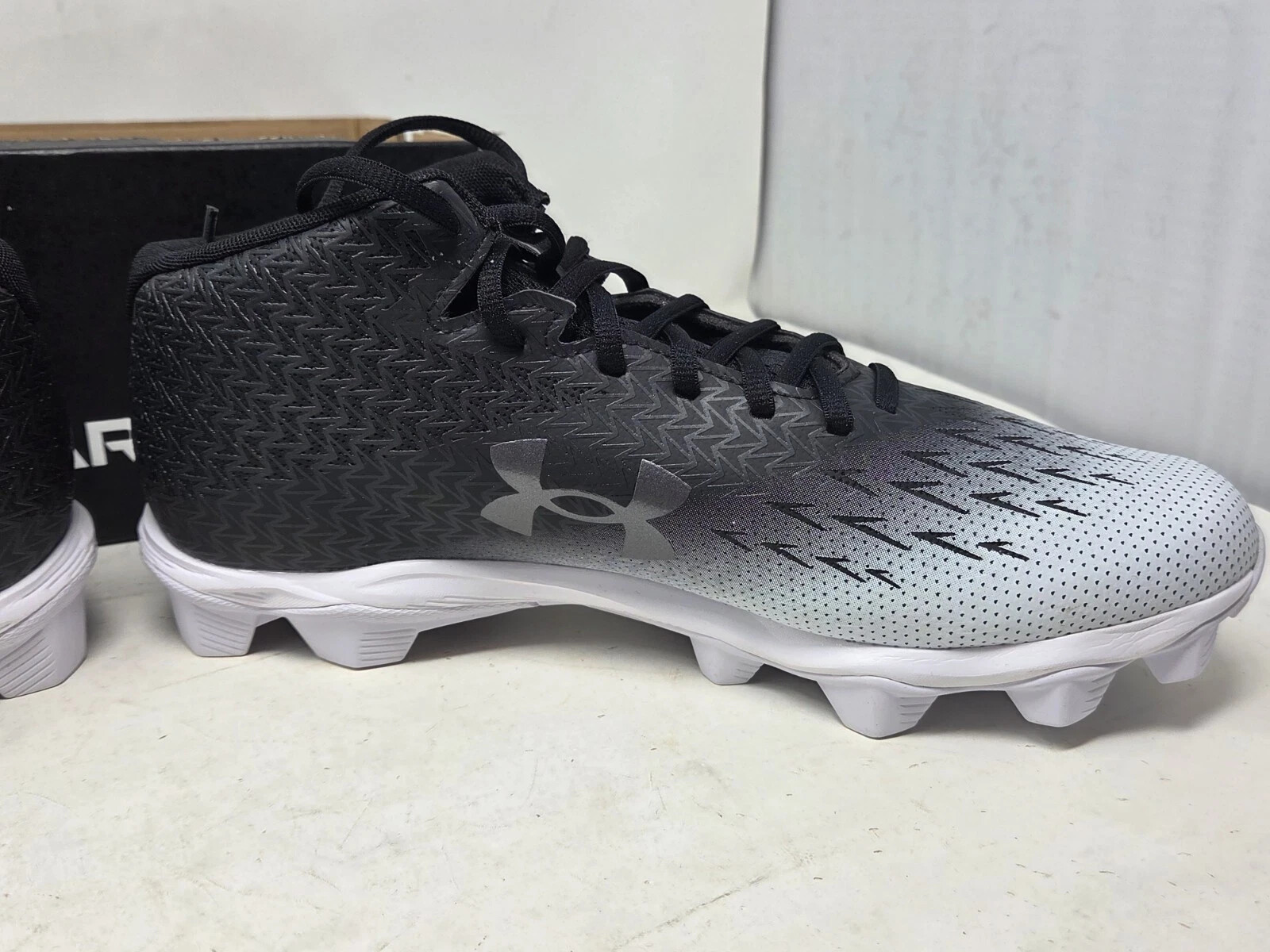 Under Armour Spotlight Fran RM 4.0 Cleats Black White 3027293-001 Mens Size