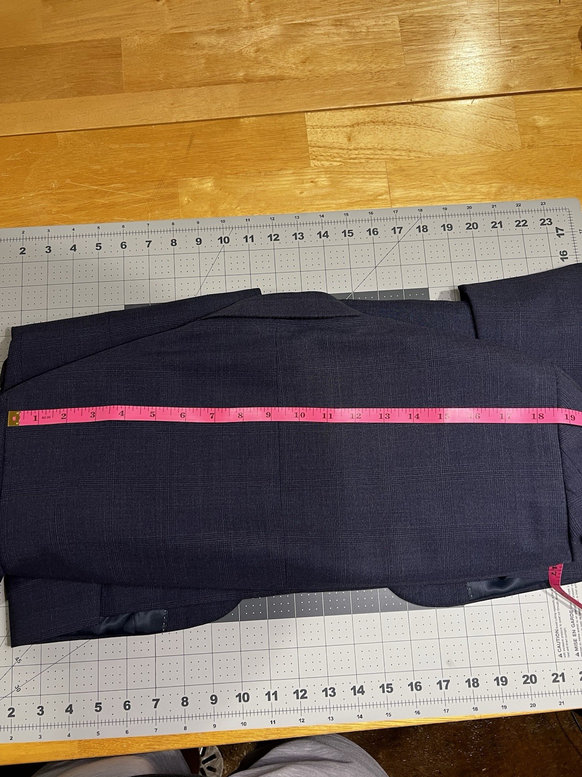 Hart Schaffner Marx Men’s Wool 2 Piece Suit Size 40R Navy Blue Plaid