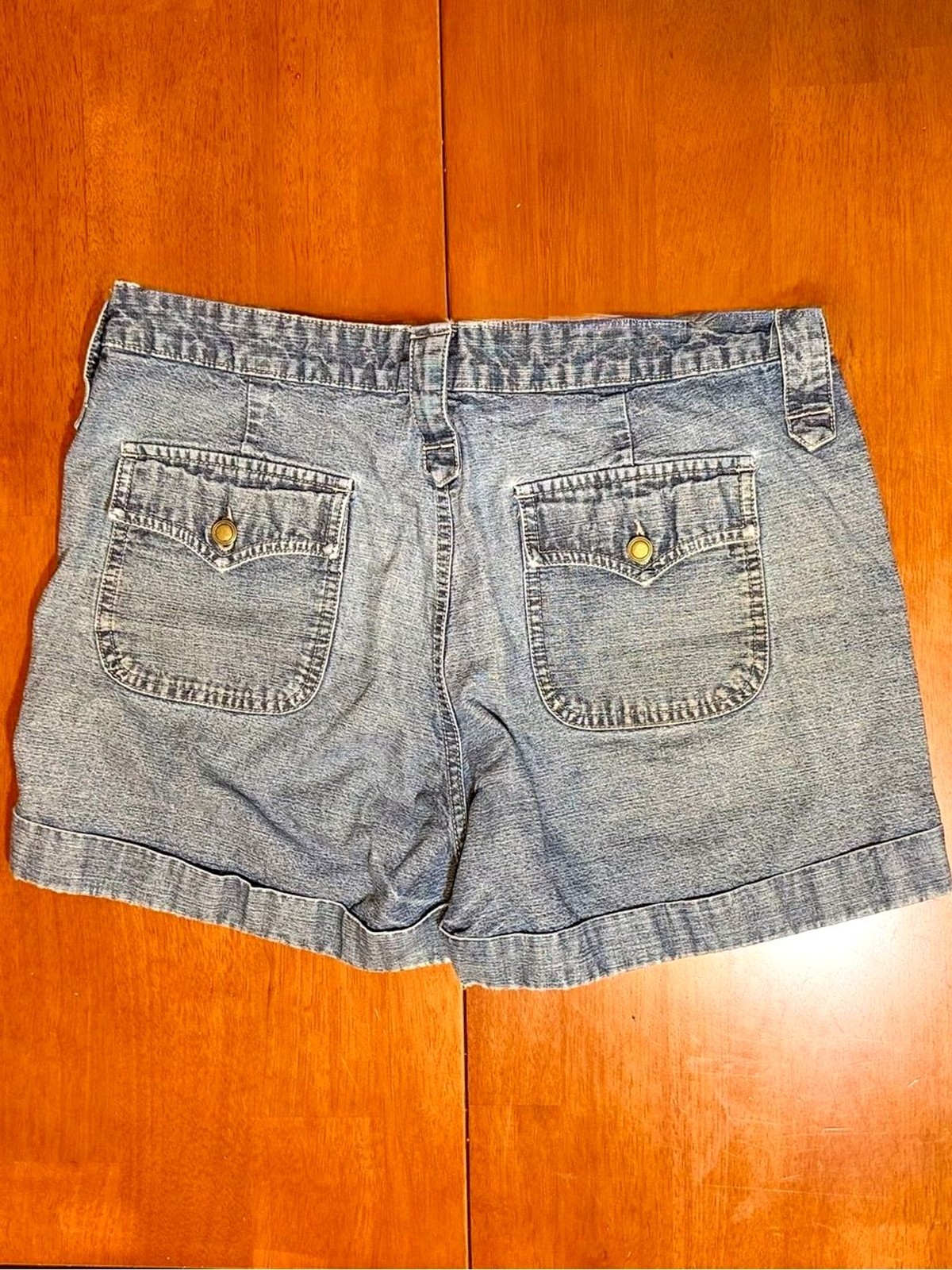 Vintage Lee Y2K Denim Shorts Size 13/14 Wide Belt Loop Button Tab Cuffed 3”