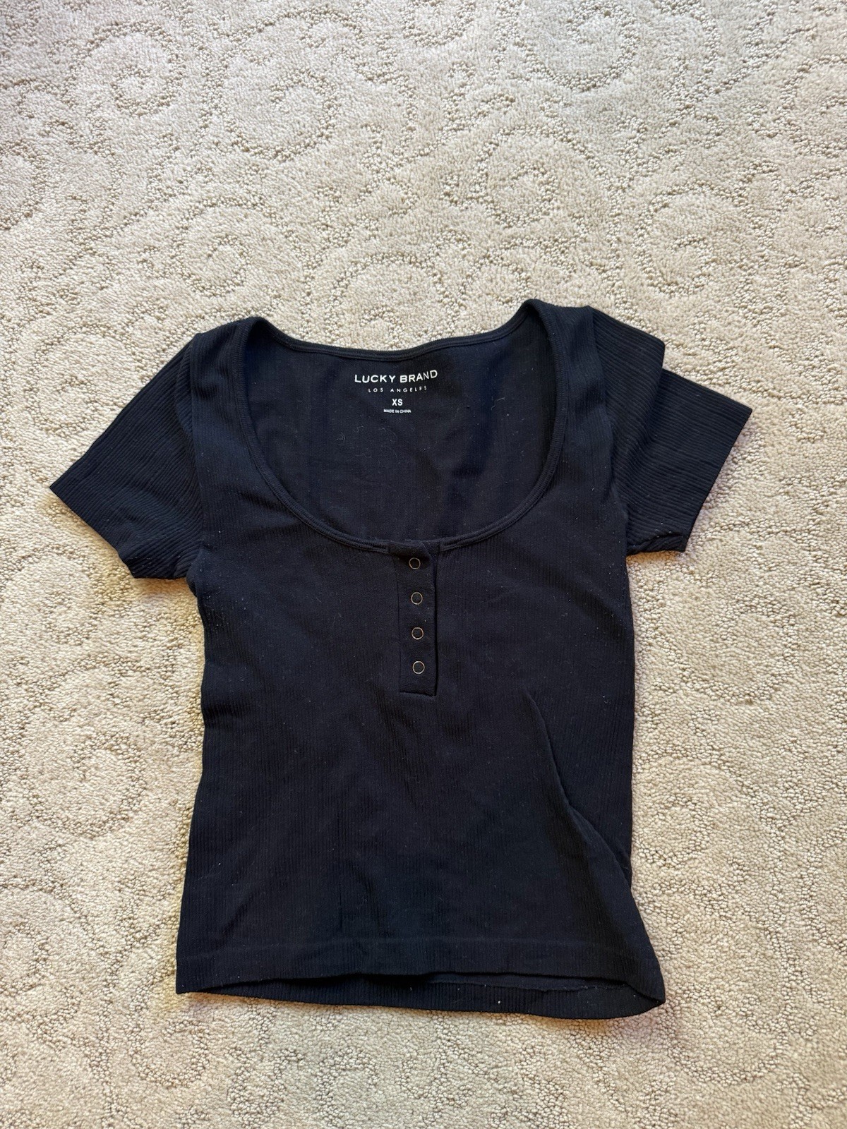 Lucky brand women’s black ribbed t-shirt