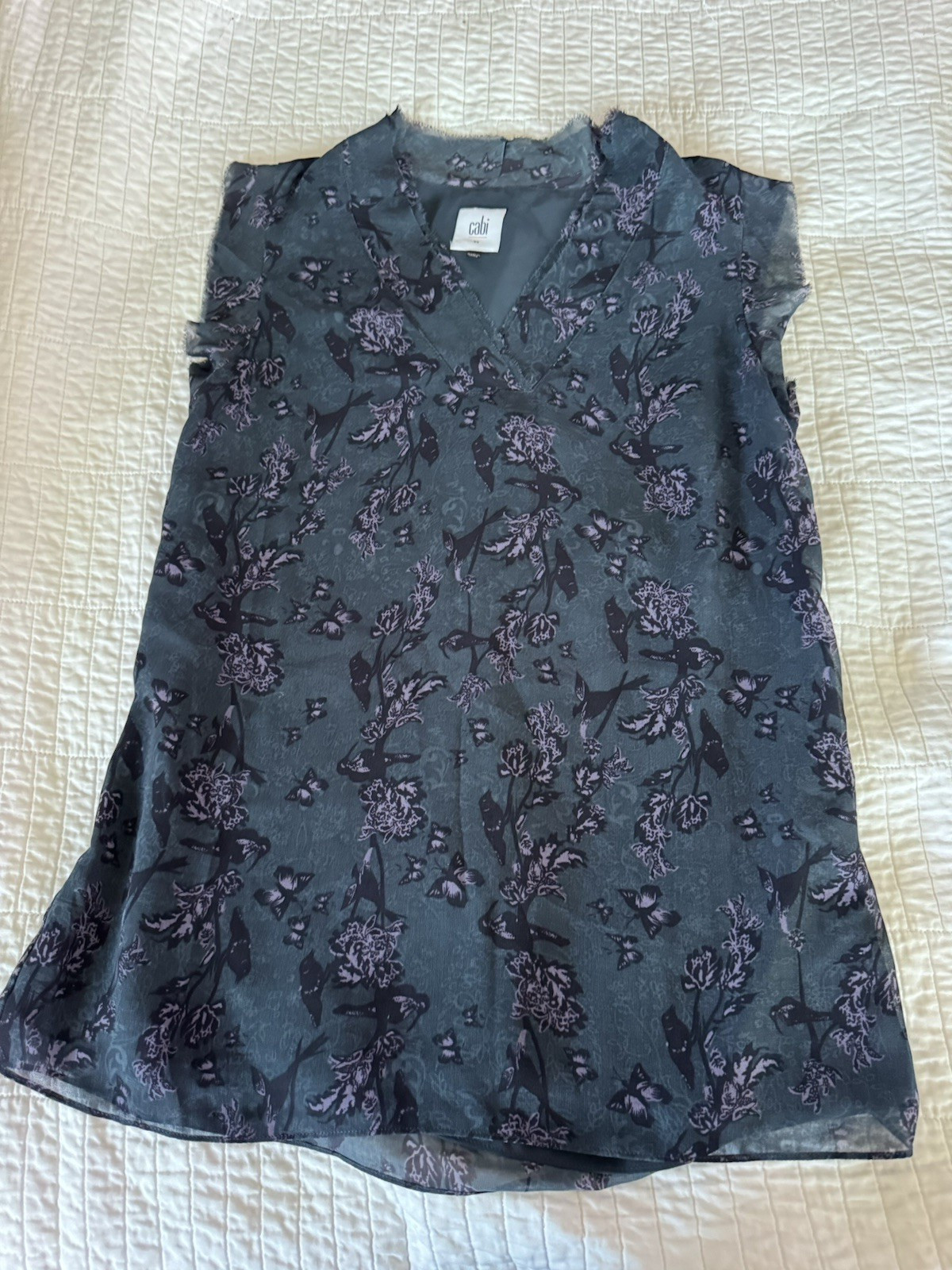 cabi Women’s Gray Floral Chiffon Lined Sleeveless Top XS Zip Ruffle