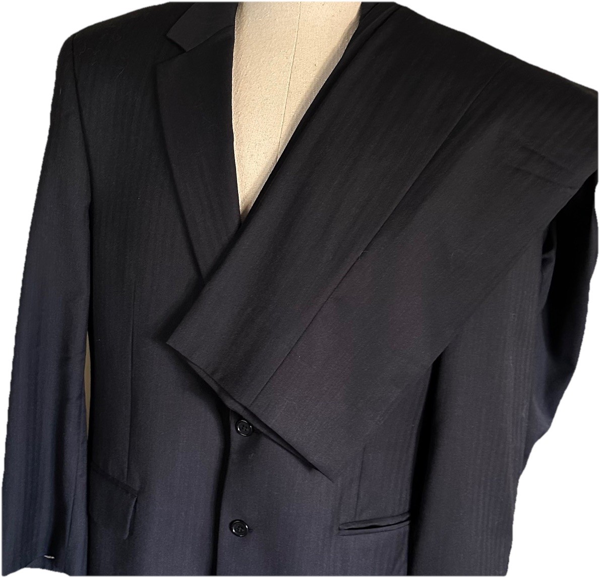 Jos A Bank Suit 43R 37 pant Navy brocade pattern 2B 1V Pant Flat front no cuff