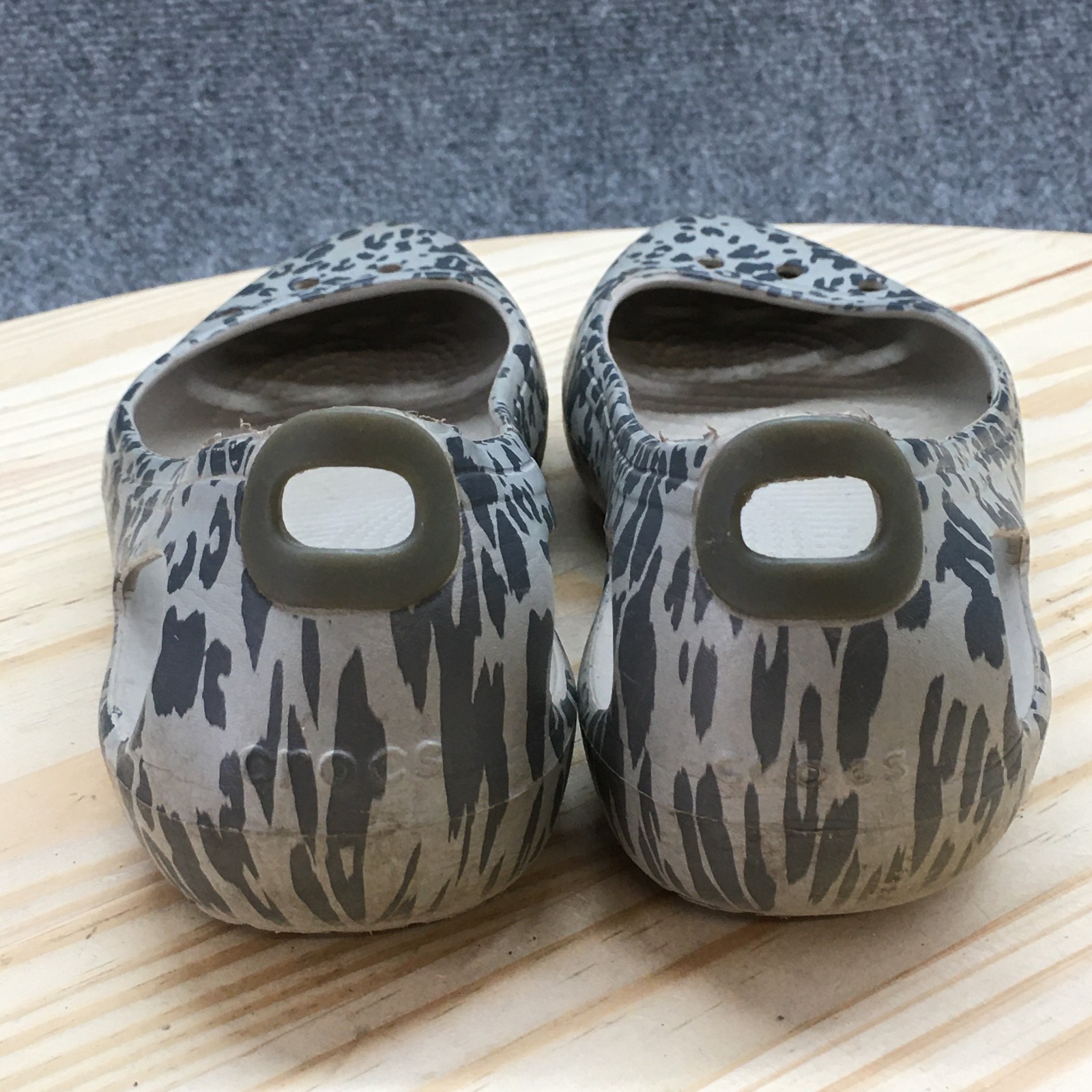 Crocs Sandals Womens 8 Kadee Ballet Flats Gray Rubber Casual Animal Print 203105