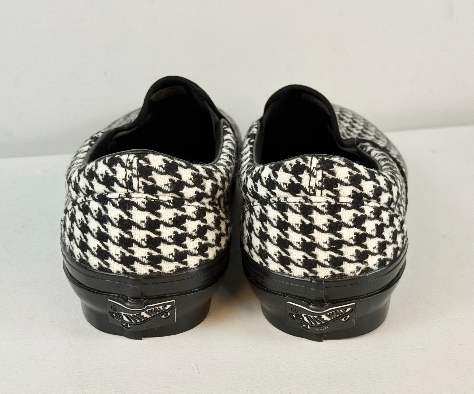 M6 W7.5-VANS LX Classic Slip-On 98 Skate Sneaker Houndstooth Black/White-507452