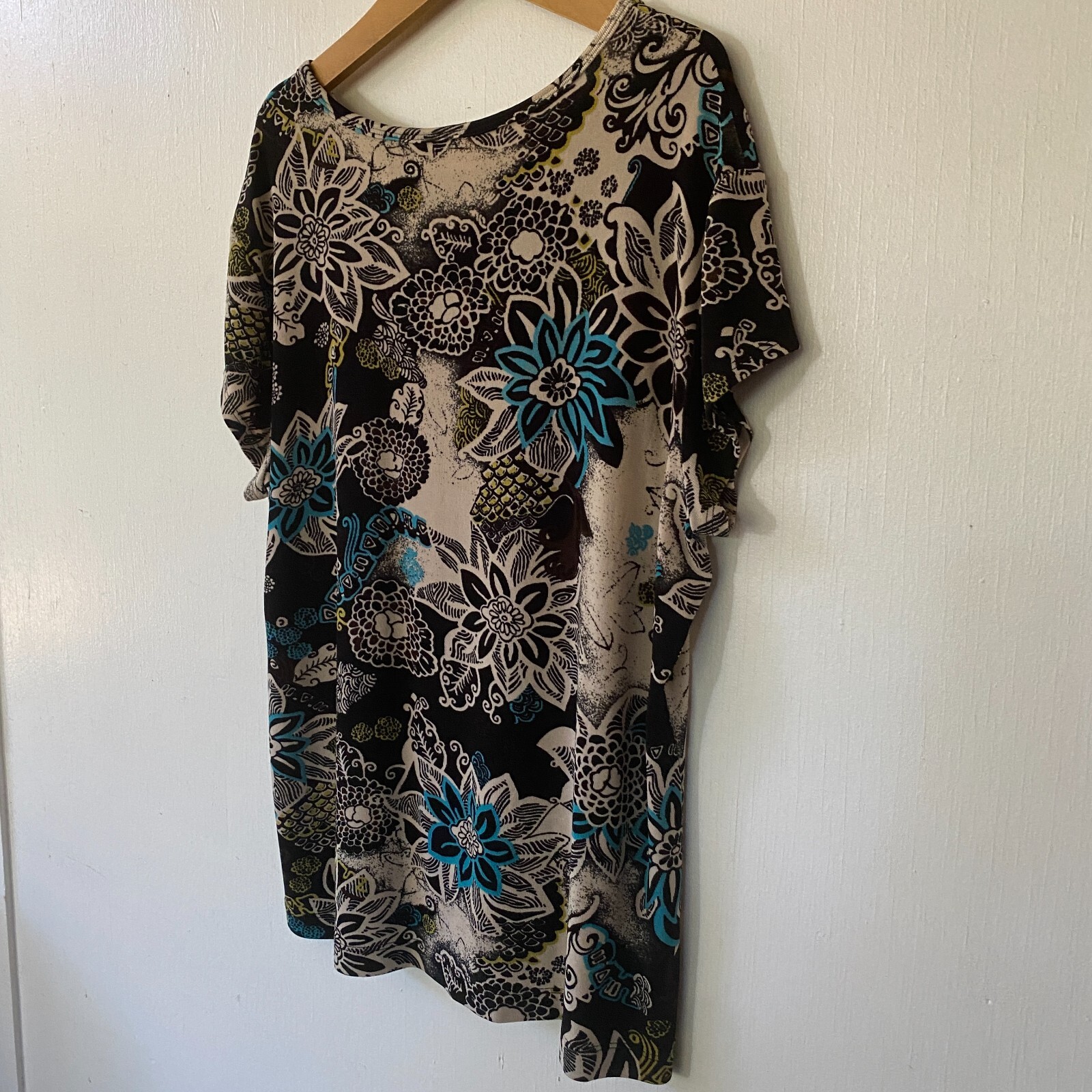 Chico’s Travelers Top Womens Large Short Sleeve Slinky Knit Floral Round Neck