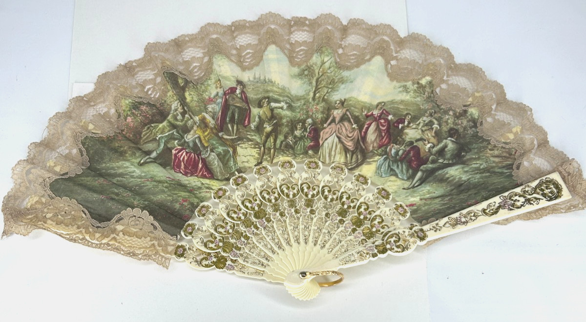 Vintage Hand Fan Victorian Fabric Plastic Lace 18″ Decorated Vintage
