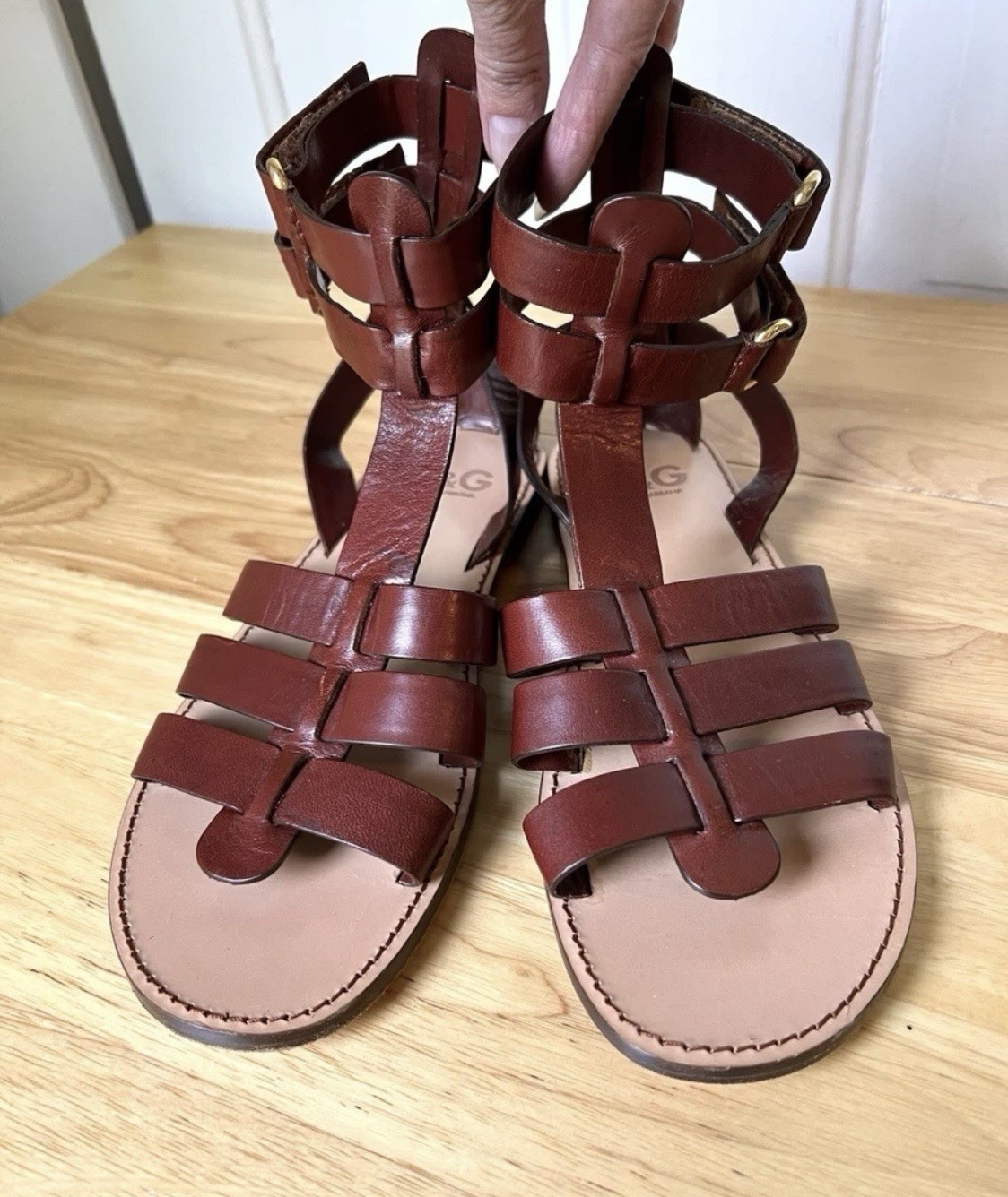 Dolce & Gabbana D&G Brown Leather Gladiator Sandals Flats Straps 39 9