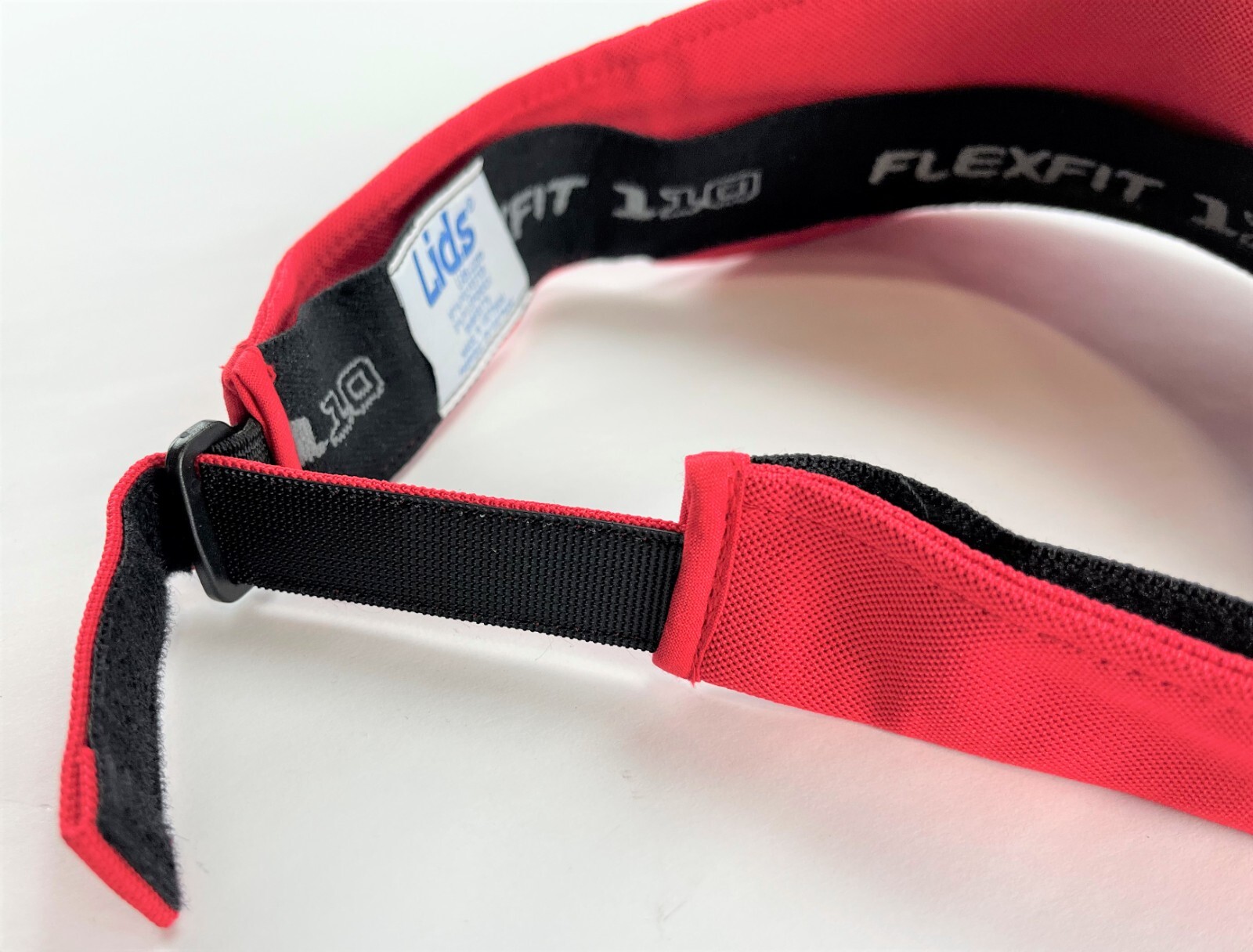 2 Pack Lids Sun Visors 110 Mini Pique Comfort Flex-Fit Visor Caps Red & Navy