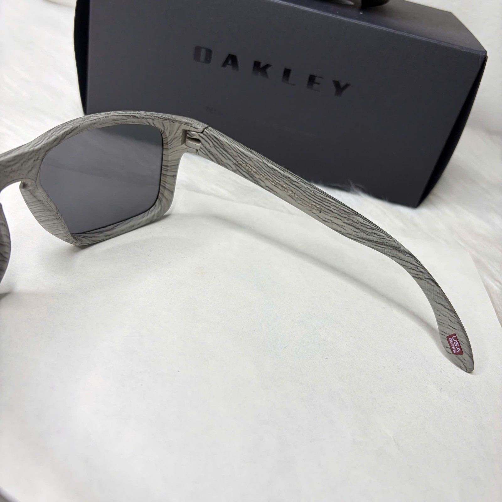 Oakley Holbrook Grey Woodgrain Sunglasses Silver Mirror Polarized UV400 Unisex