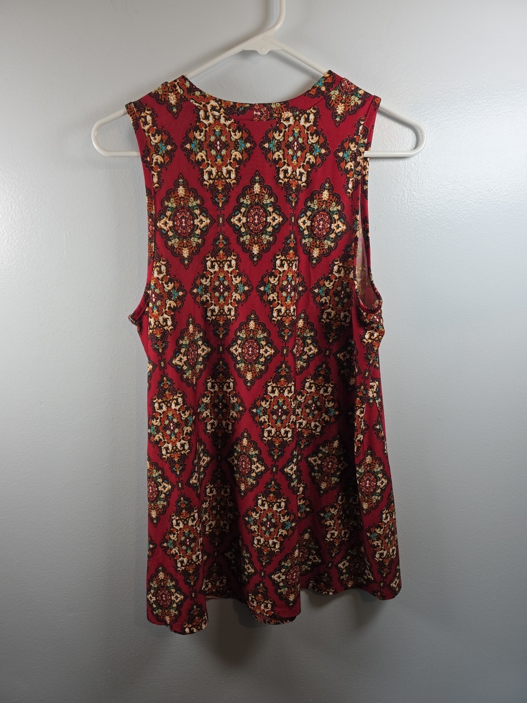 Women’s Sleeveless Blouse Size Large, B-Wear