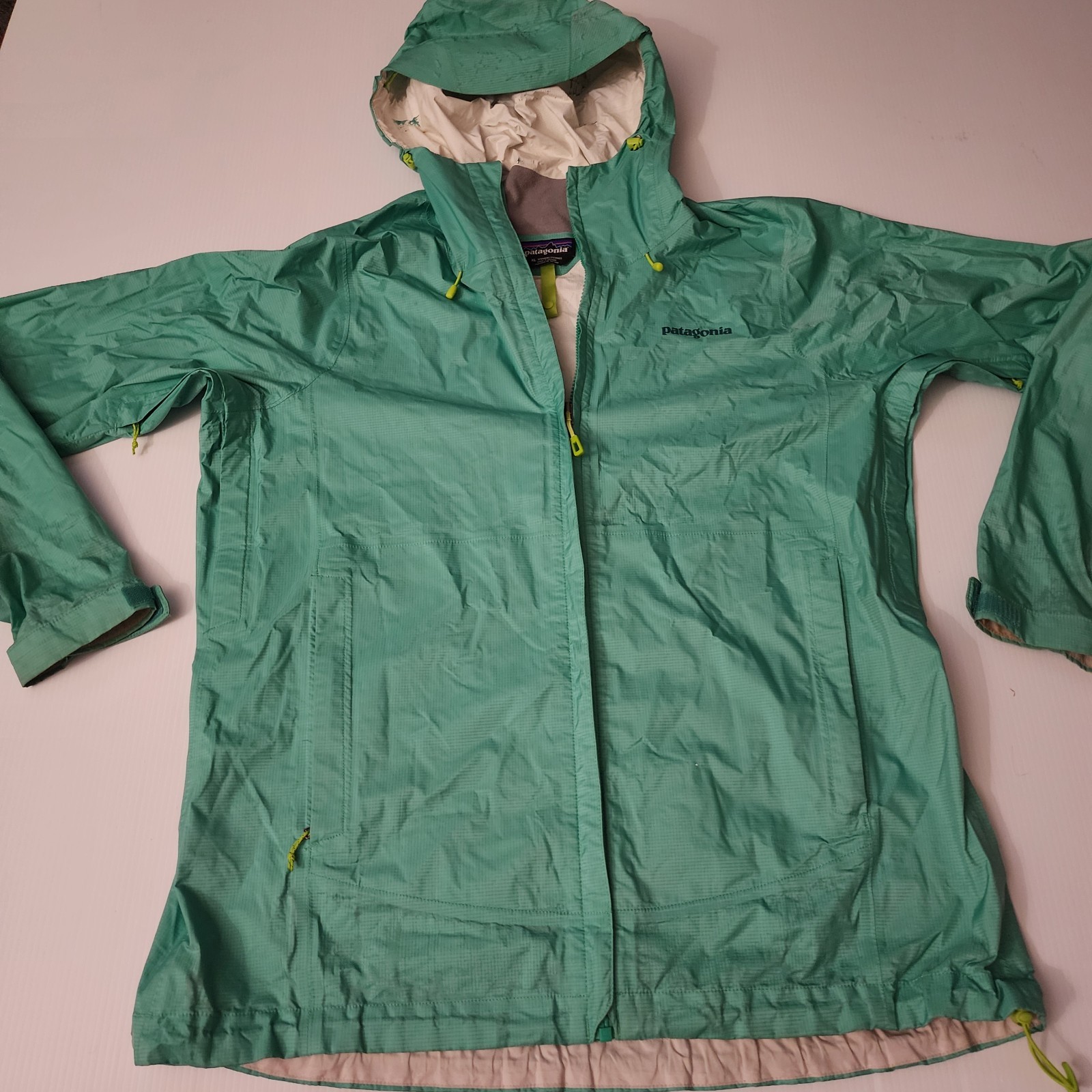Patagonia Torrentshell Rain Jacket Light Green Color Waterproof Womens X-Large