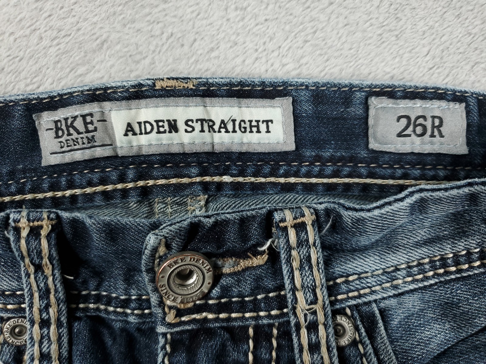 BKE Jeans Mens 26×30 Blue Aiden Straight Low Rise Dark Wash Faded Ripped Denim