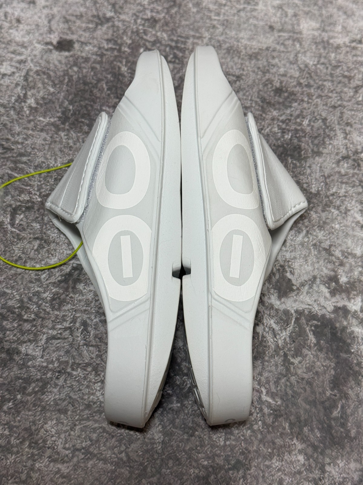 OOFOS OOahh Sport Flex Slide White Unisex size US M6 W8 EU 39