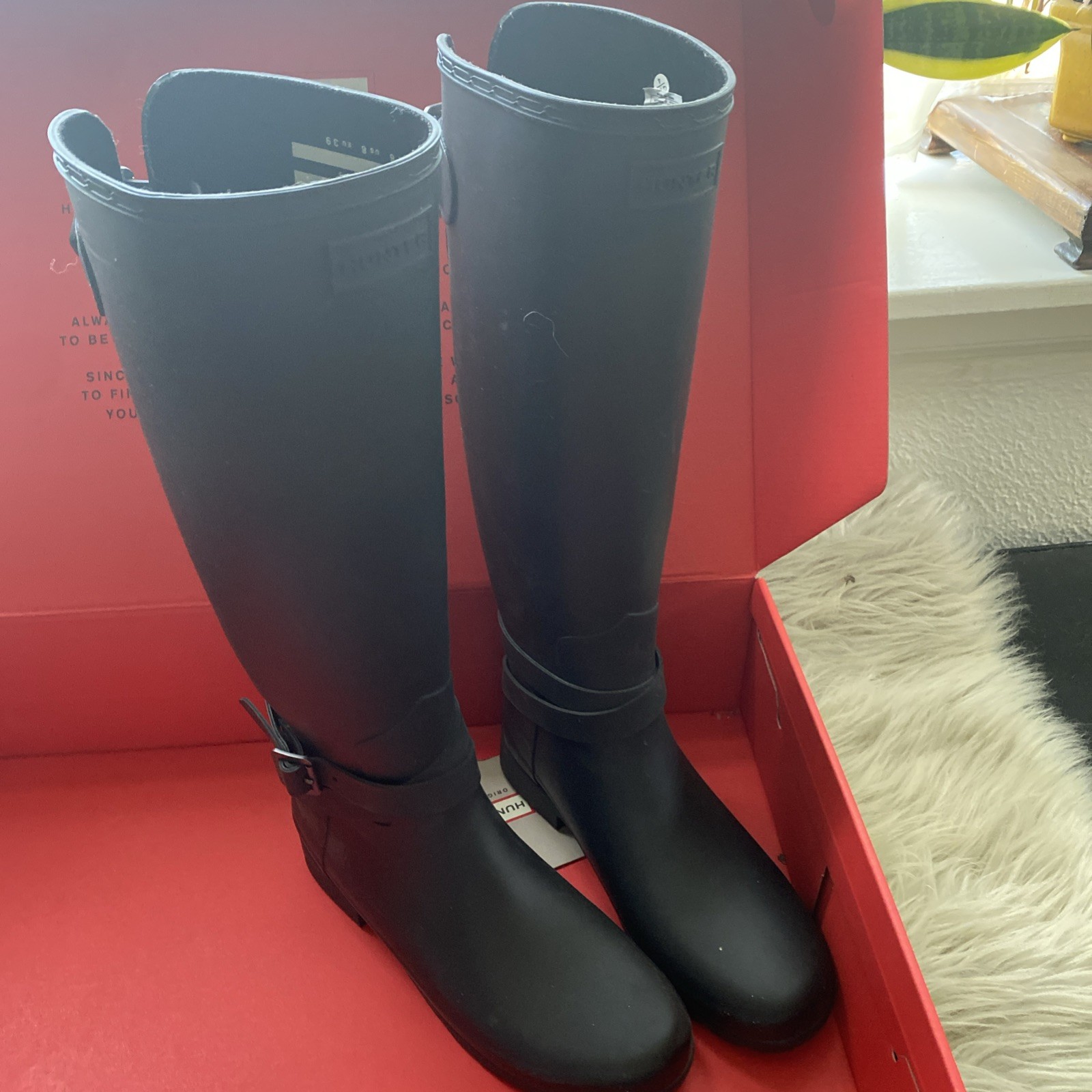 Hunter refined tall black matte rubber women’s boots, size 8(US), New In Box