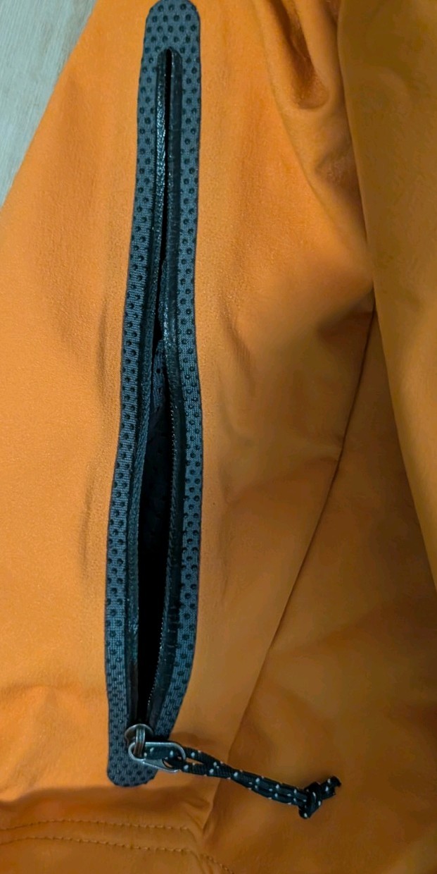 Mountain Hardwear Conduit weatherproof Small Orange Jacket
