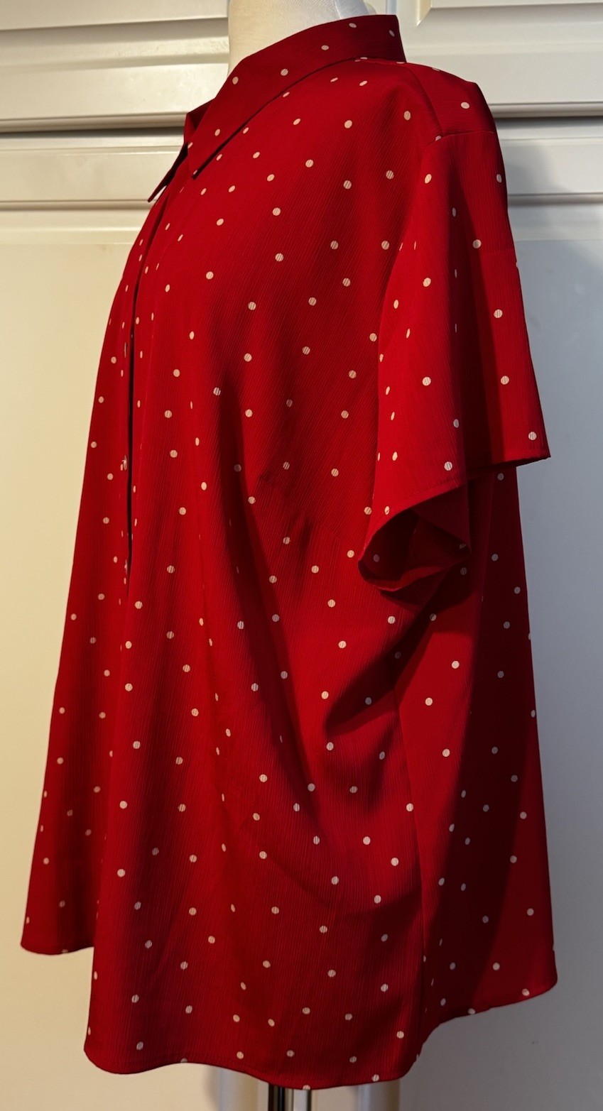 LAURA SCOTT Short Sleeve RED Polka Dot Print Collar Up Button Down Top Blouse 24
