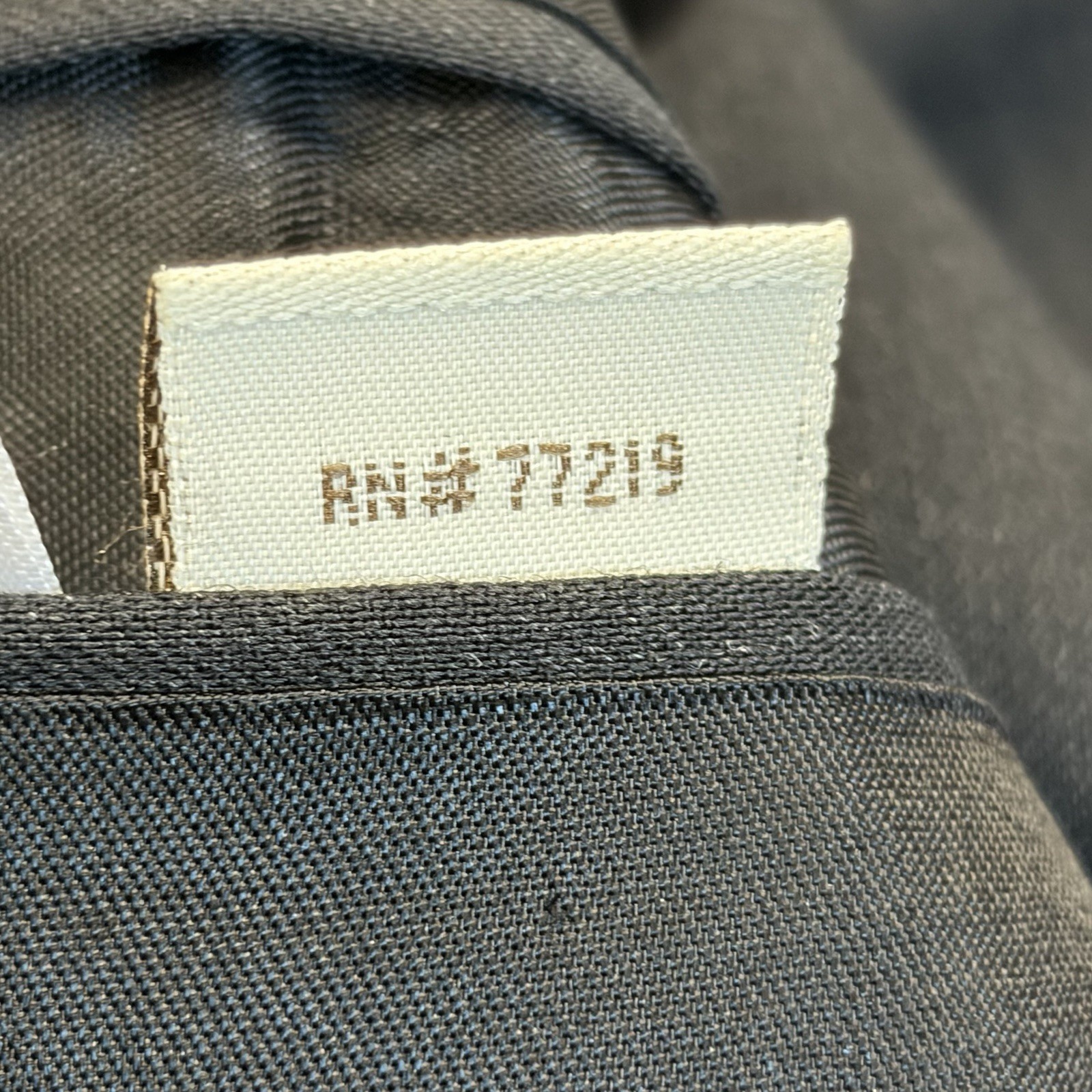 Vtg Pronto Uomo Mens 46R Suit 100% Wool Black 2 Button Ventless Pleated 41×27.5