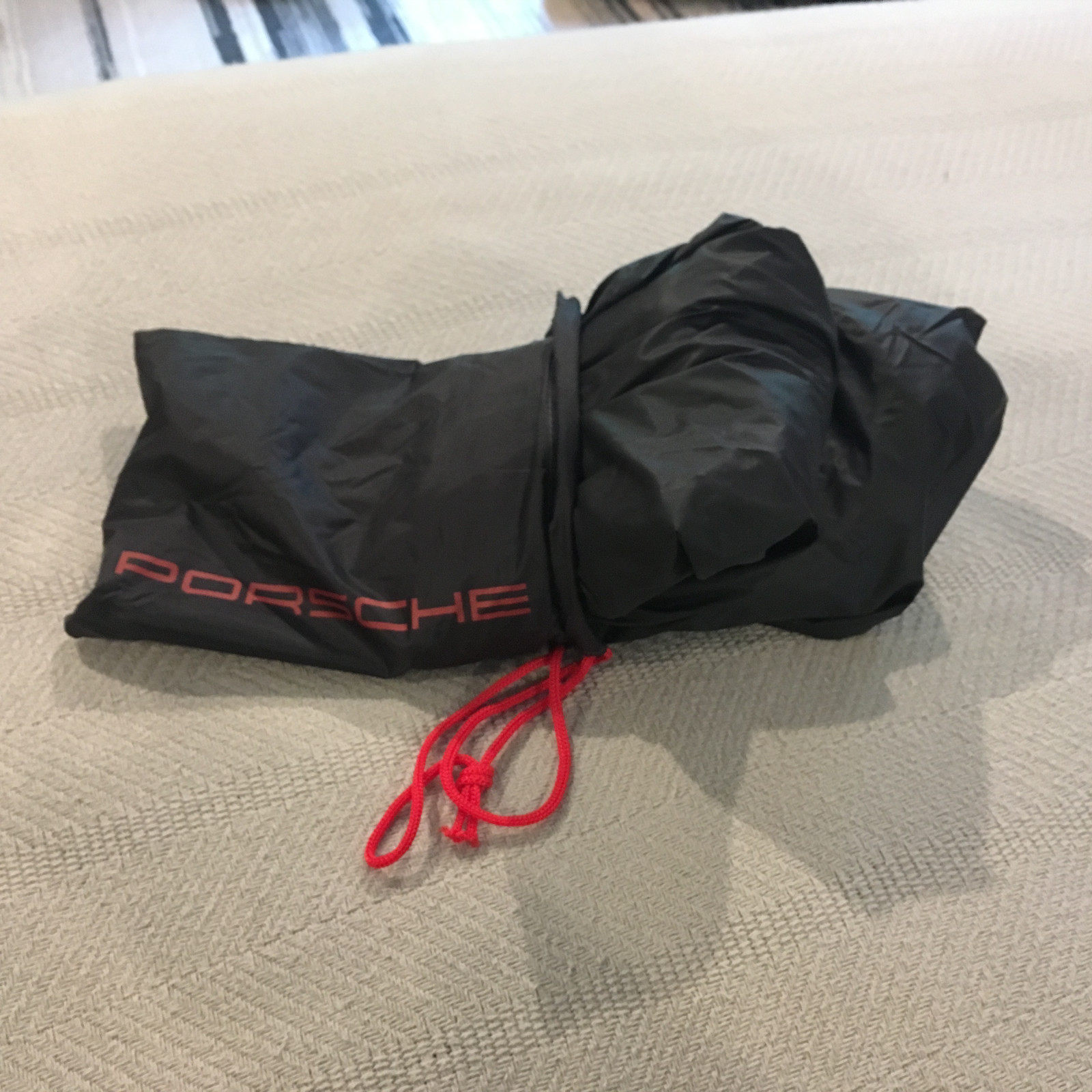 PORSCHE DESIGN PCNA PORSCHE RACING RAIN CAPE PONCHO W/SEWN IN STORAGE POUCH. NEW