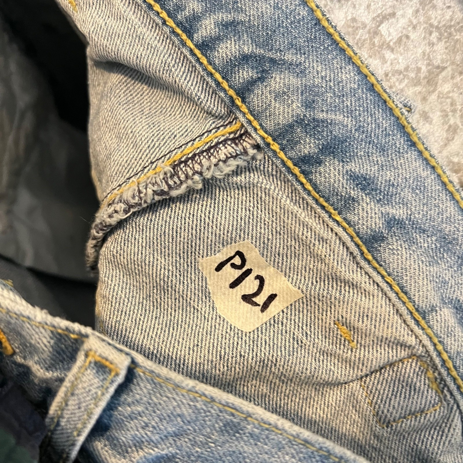 Vintage Levi’s Engineered Twisted Seams Cinch Back Blue Jeans 32×29 CROPPED