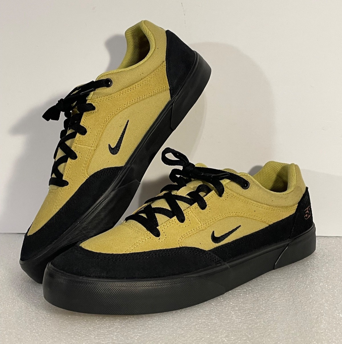 NIKE MENS SIZE 10.5 SB MALOR TE SKATE SHOES BUFF GOLD BLACK HF3066-700