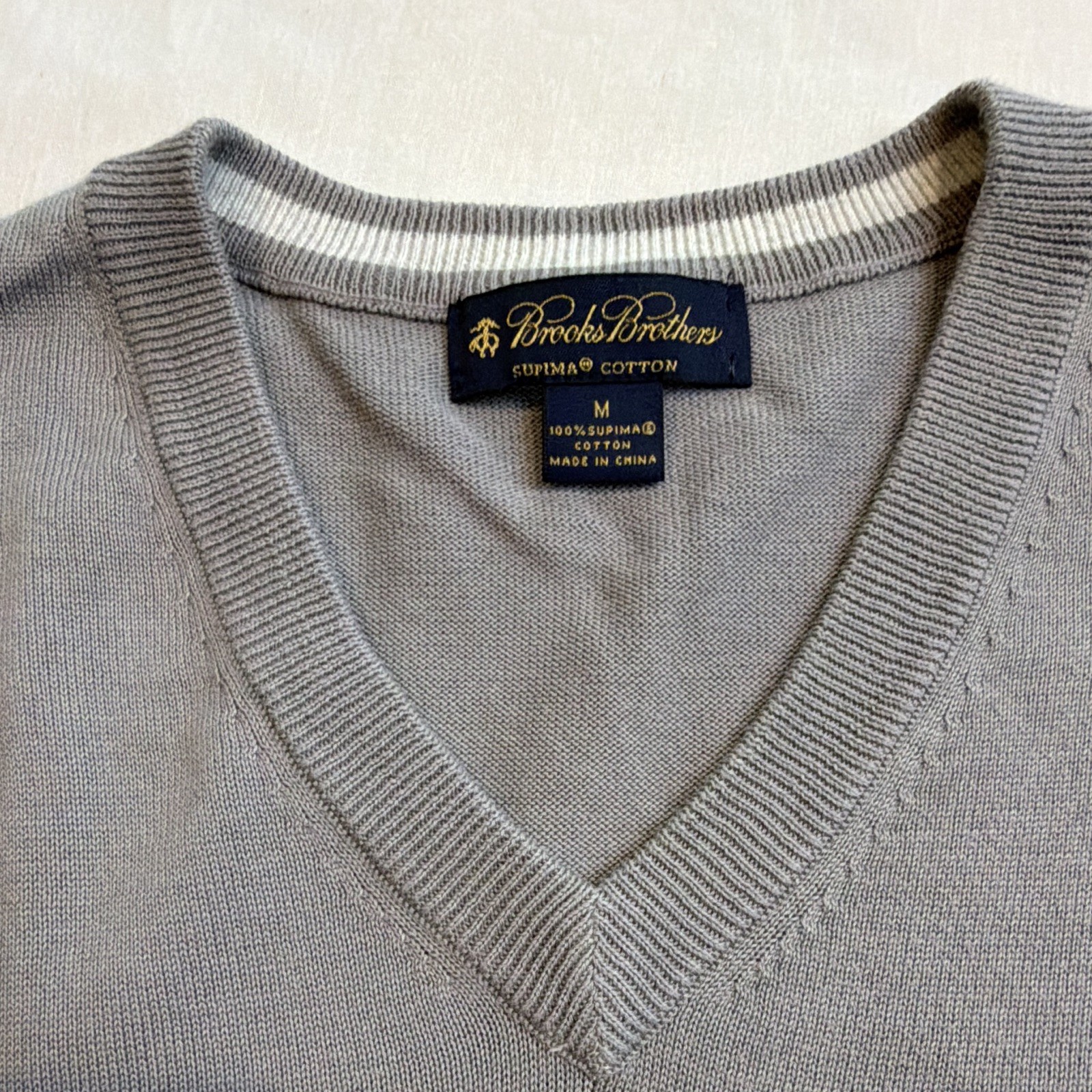 Brooks Brothers Men’s M Gray Cotton Knit V-Neck Sweater Vest Sleeveless