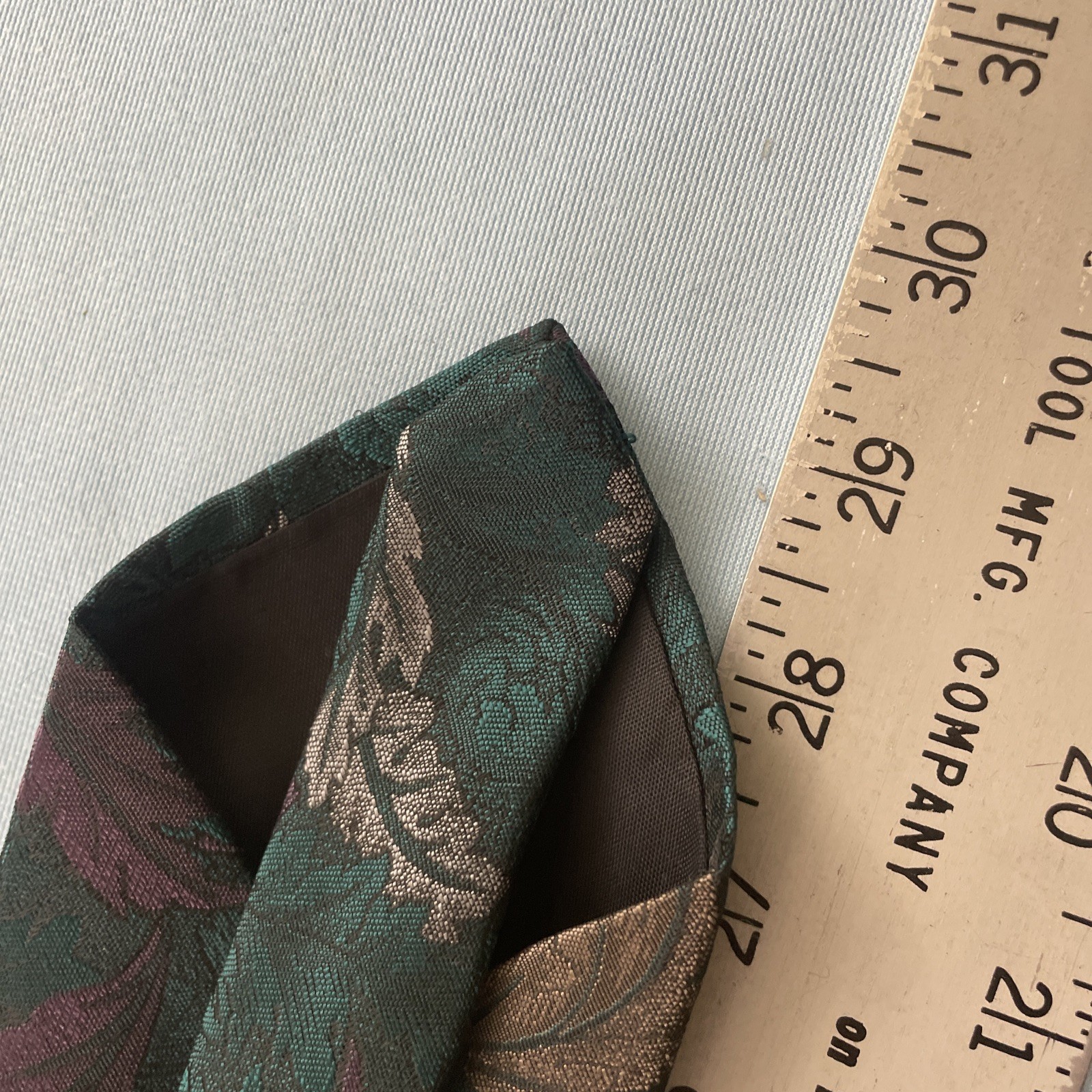 Vtg Necktie Editions Van Heusen Tie Brocade Floral MCM Poly Silk Texture 3×59″