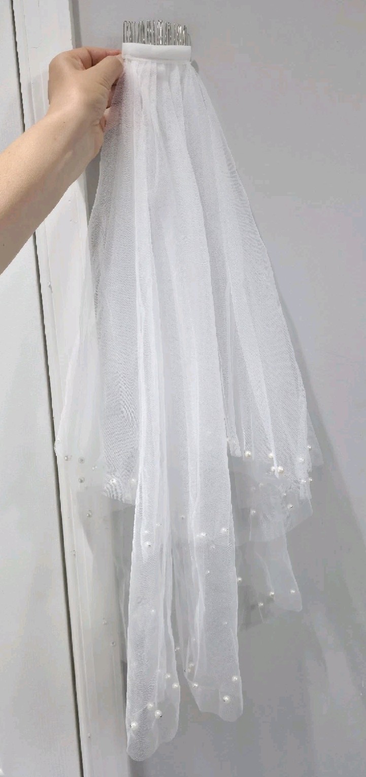 Pearl Edge Wedding Veil 2 Tier Beaded Bridal Veils Fingertip Length White Veil
