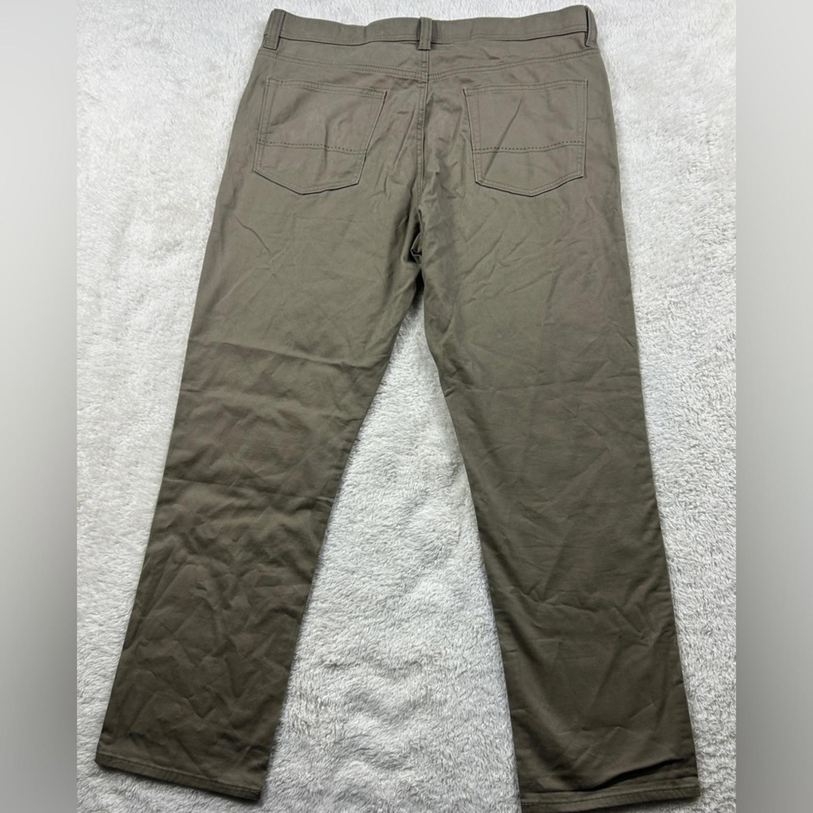 Kirkland Signature Men’s Khaki Pants Size 36 x30 Straight Fit Chino Trousers