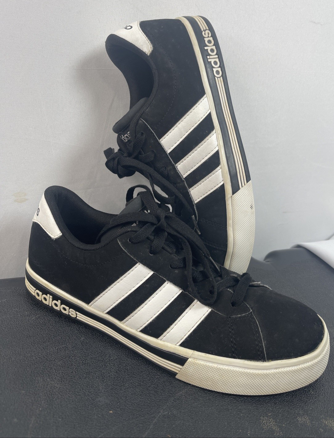 Men’s Adidas Daily Team Black White classic Sneakers Suede Stripes Size 7