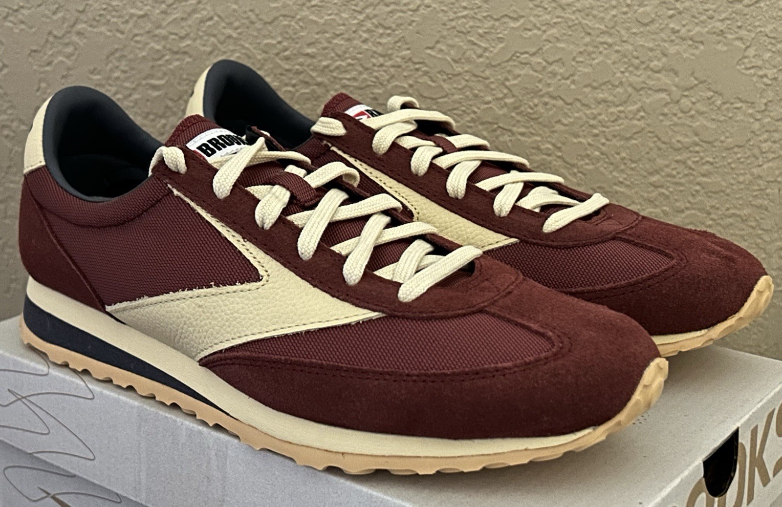 Brooks Vanguard 1976 “Port Crepe Odyssey” Women’s Maroon Color Shoes Size-9.5