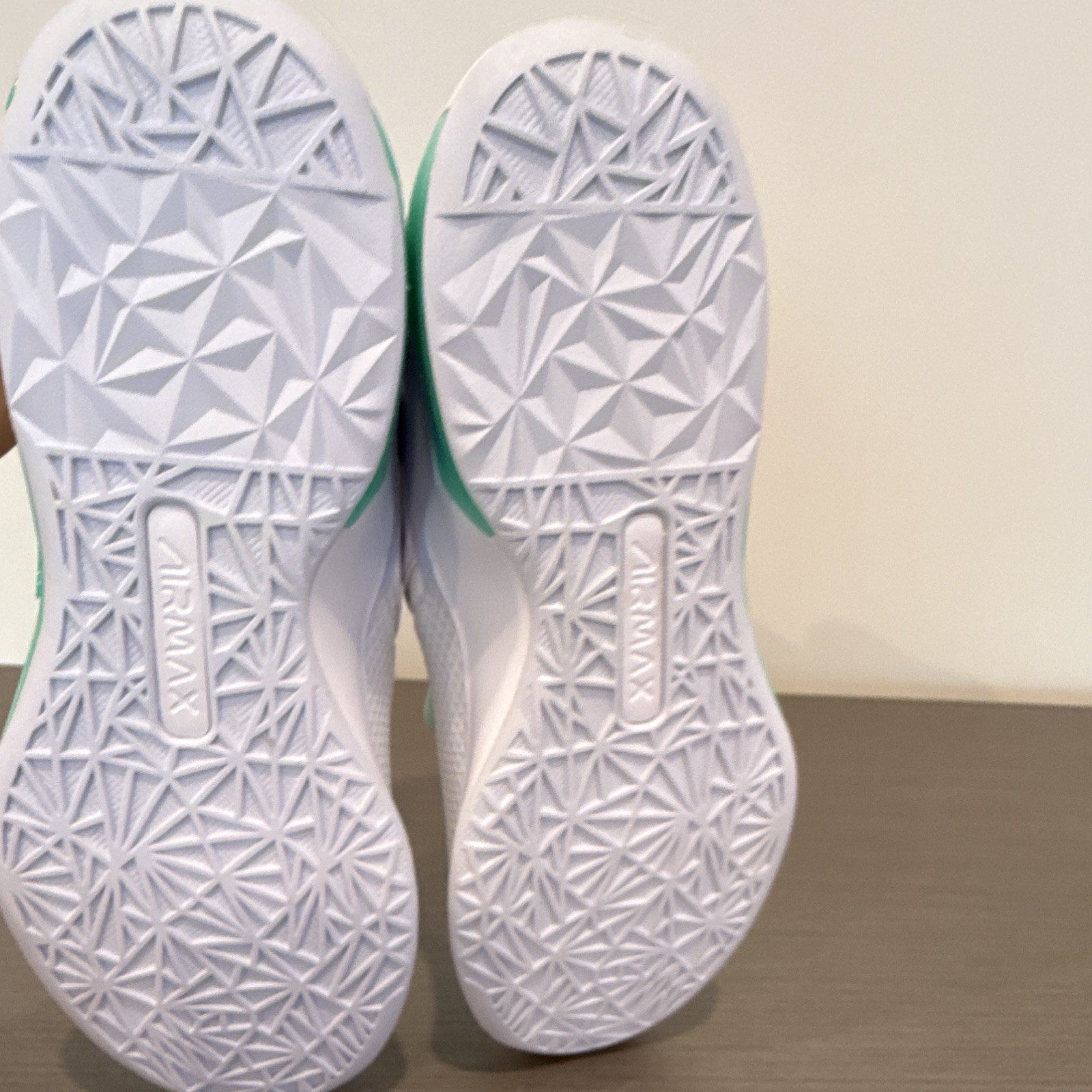 Nike Air Max White/Mint Green Low Top Mesh Lace-Up Cushioned Sneaker