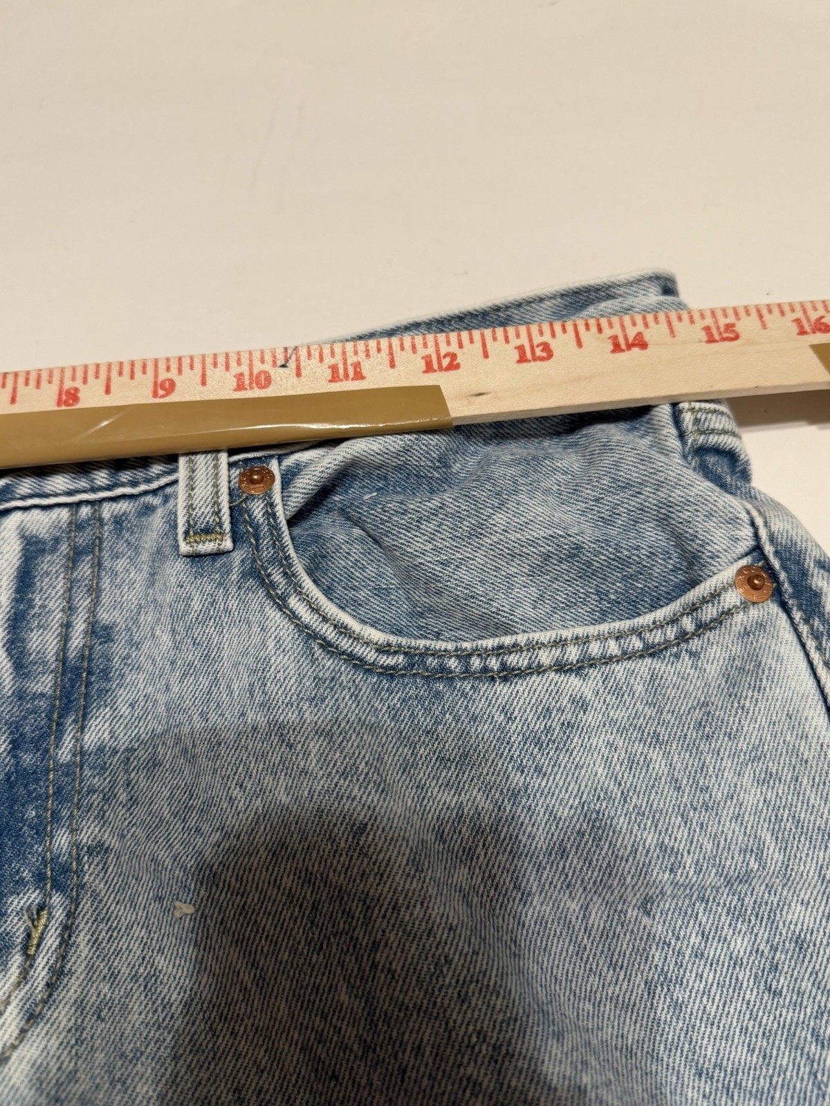 Levi’s Women’s Low Pro Straight Leg Jeans Size 27 Light Wash Denim W29.5, L29