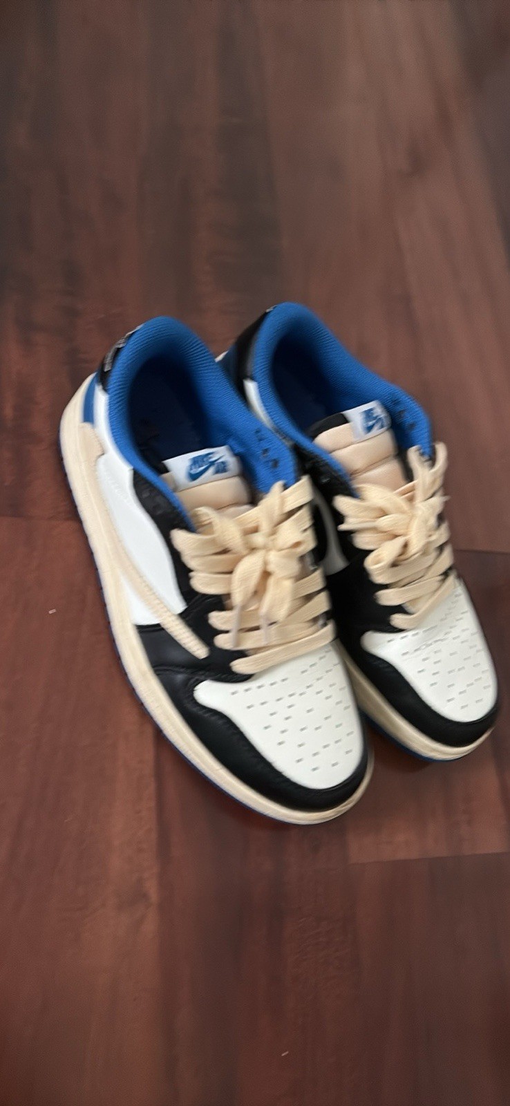 7,5 Travis Scott cactus are new, fits size 8 if not big feet