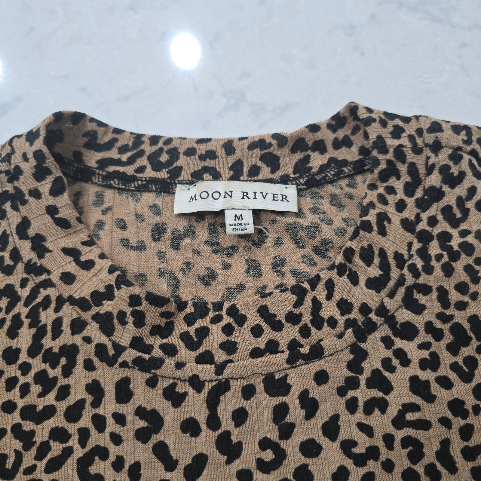 Moon River Leopard Print Puff Sleeve Ribbed Knit Top Brown Tan MR5277 Medium