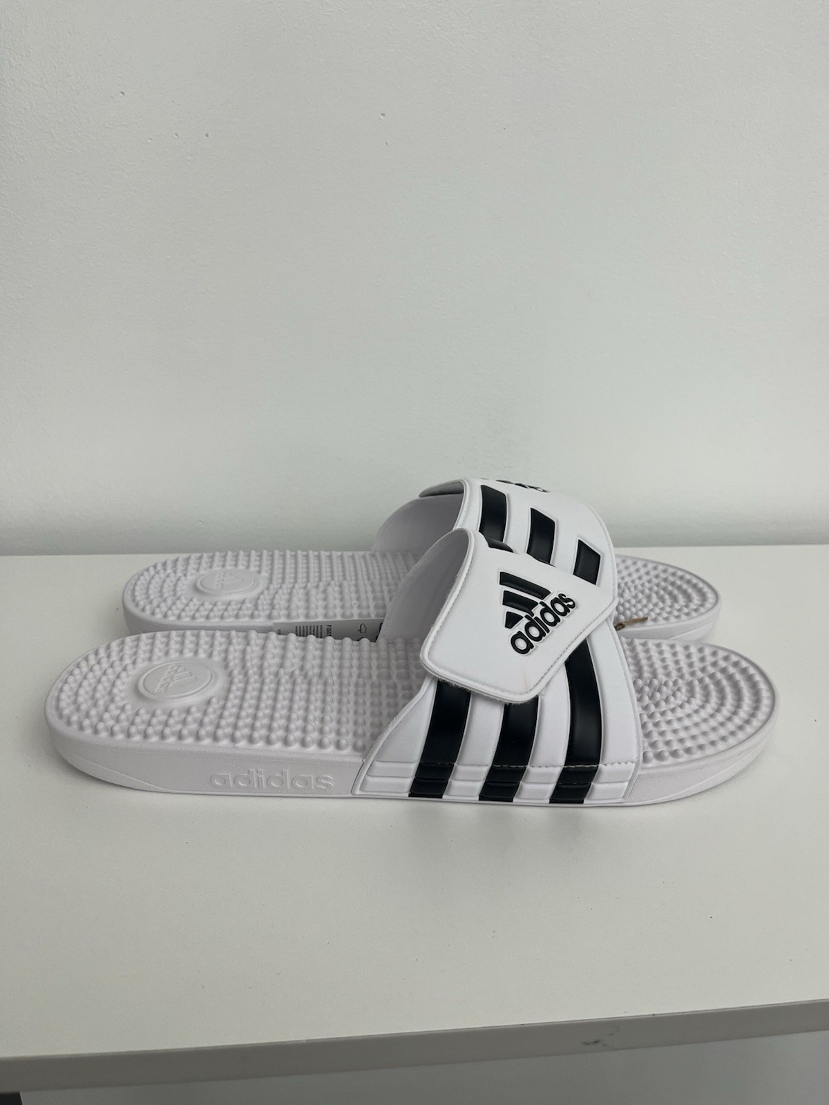Adidas Adissage Slides Men Size 16 Hook Loop Closure White/Black