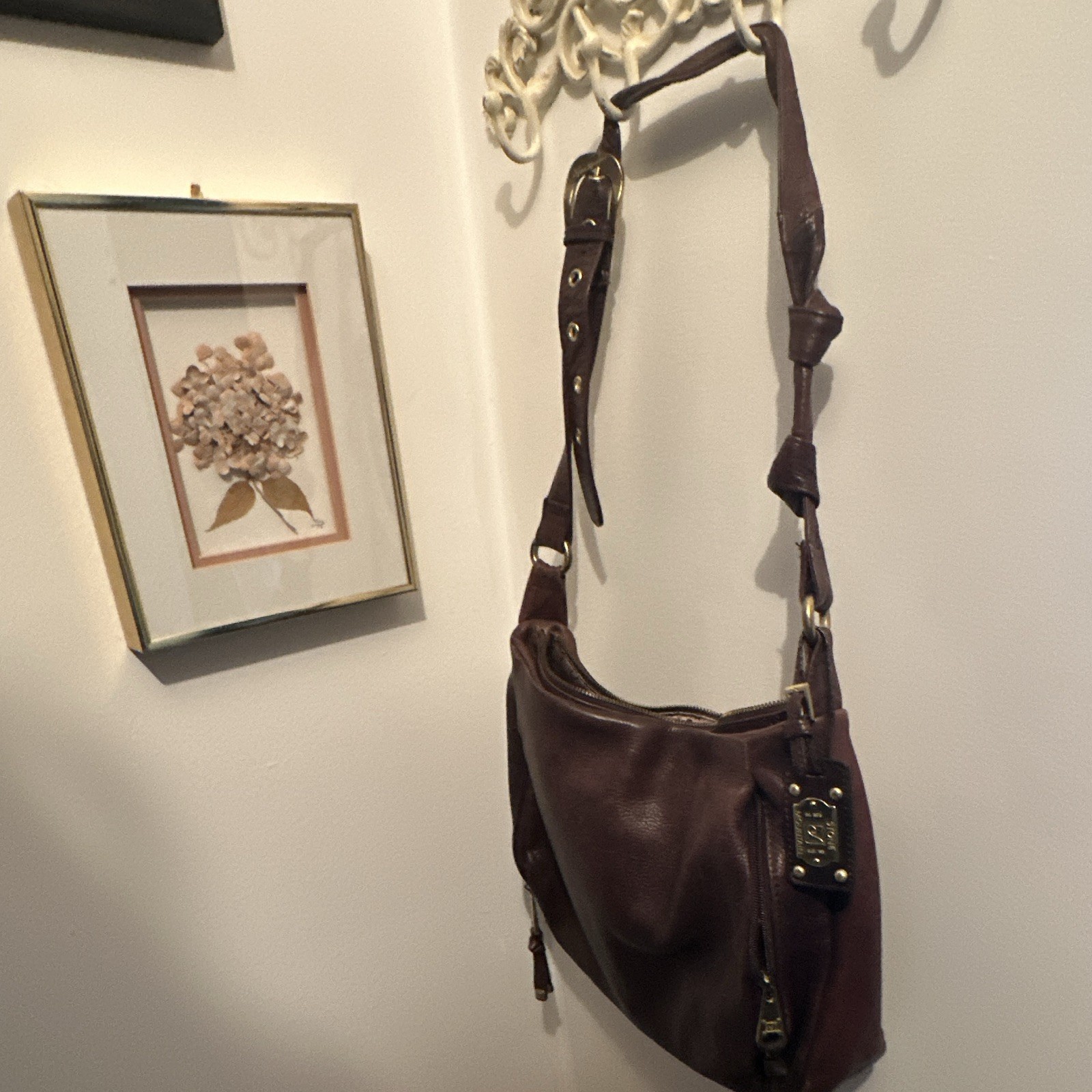 Stone Mountain Women’s Brown Shoulder Bag Zip Closure Adjustable Strap Pockets