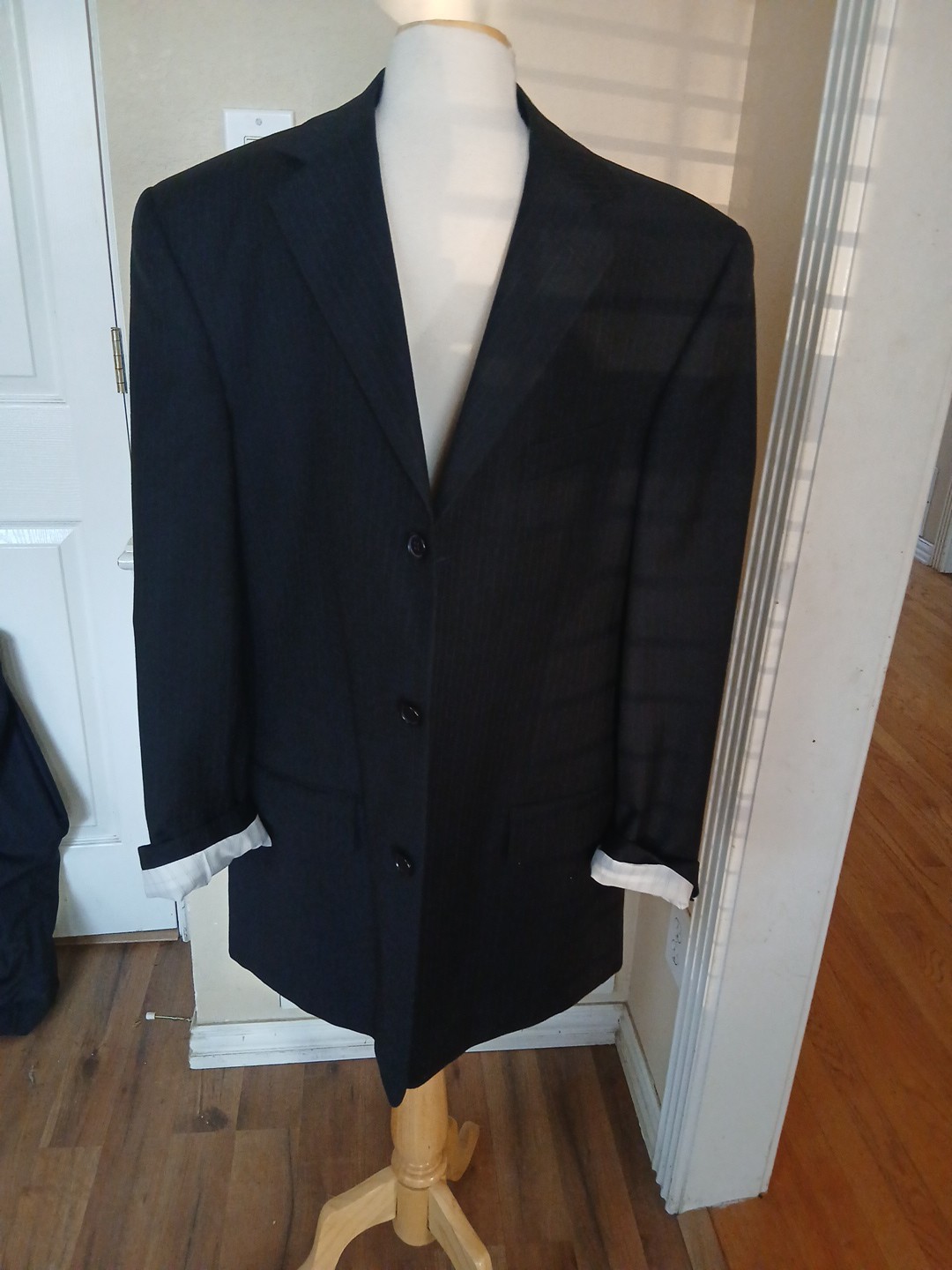 Lineage Men’s Black Suit Sz 43 R Pant 37 100% wool NWT