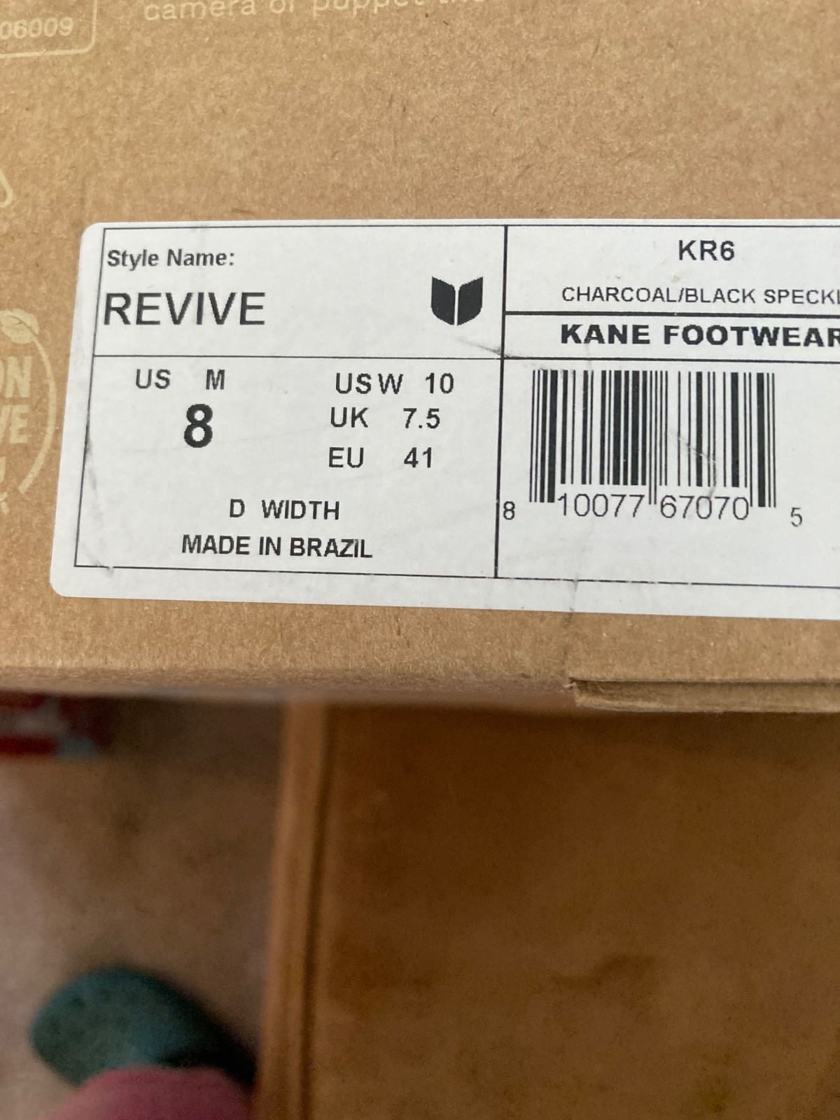 BRAND NEW! Kane Revive m8 w10 charcoal black speckle foam slip-on.