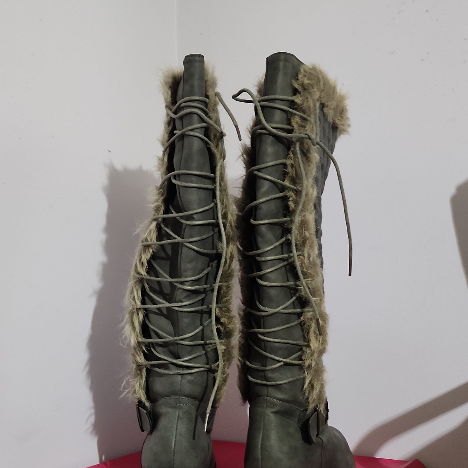 Delphine Winde Gray Quilted Lace-Up Knee High Boots Fur Trim Buckle Wide 7.5