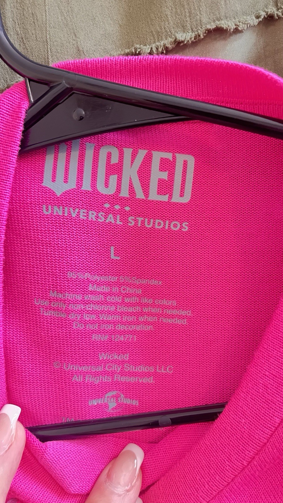 Universal Studios Wicked Pink Graphic Puff Sleeve Crop T-Shirt Womens L