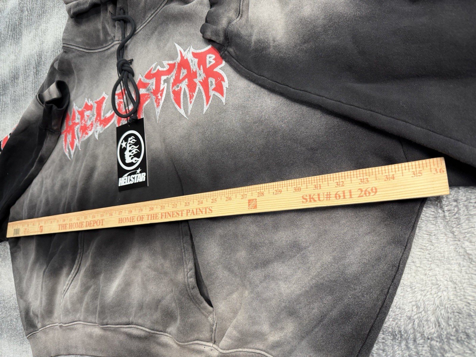 Size XL – 2026 Hellstar Stars Shine Graffiti Hoodie